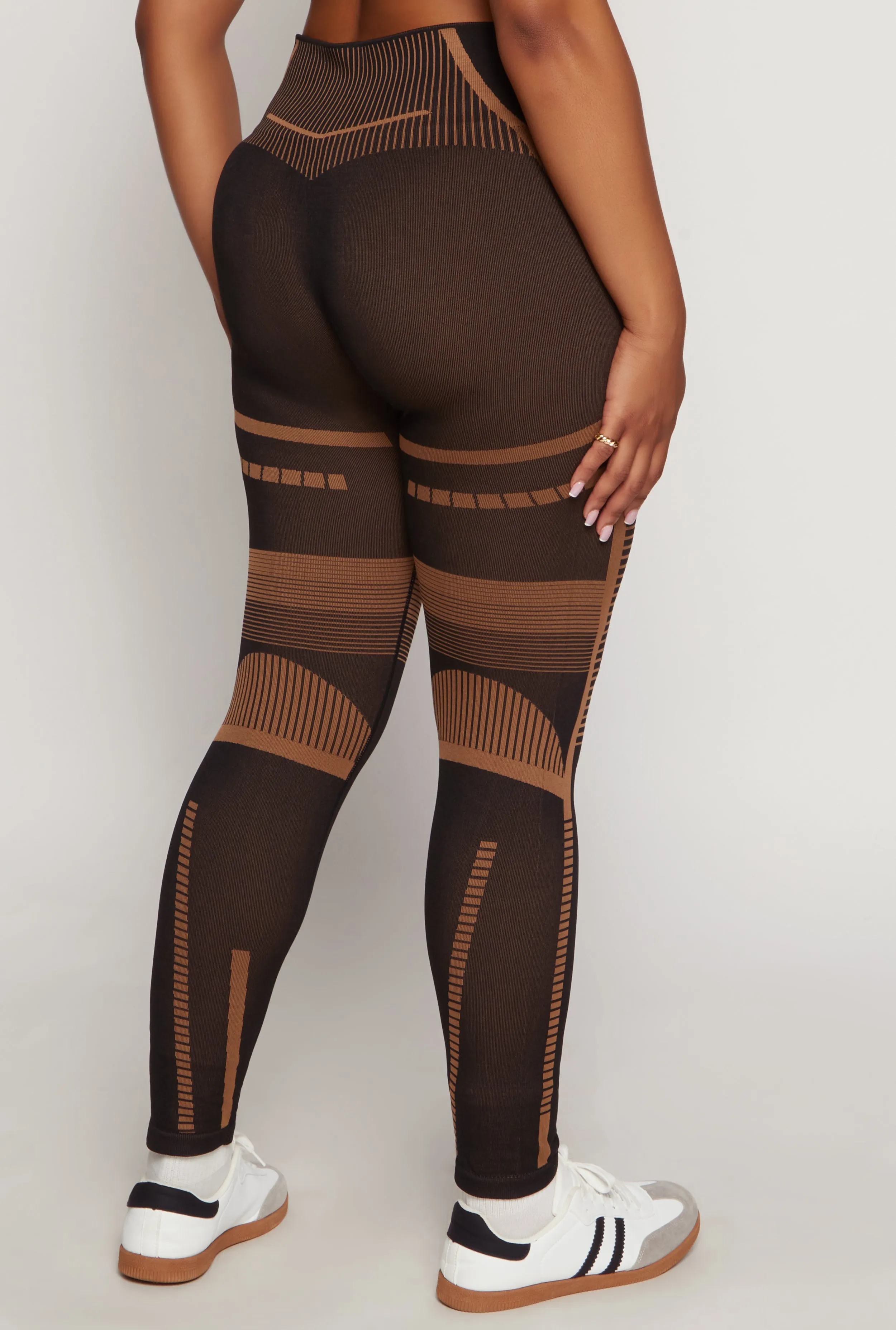Plus Size Contrast Stripe Seamless Leggings sold by Rainbow product image thumbnail 3