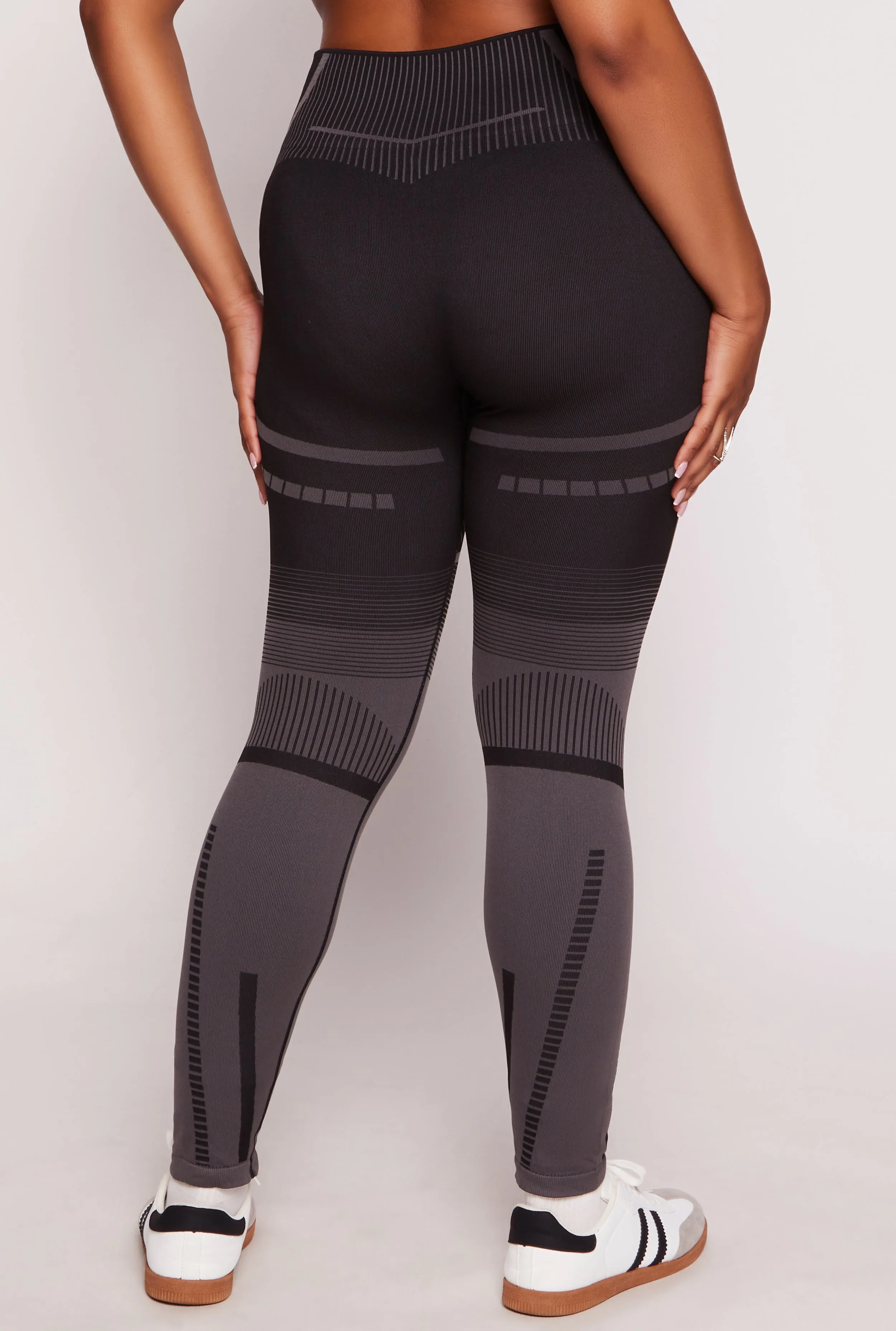 Plus Size Contrast Stripe Seamless Leggings sold by Rainbow product image thumbnail 3