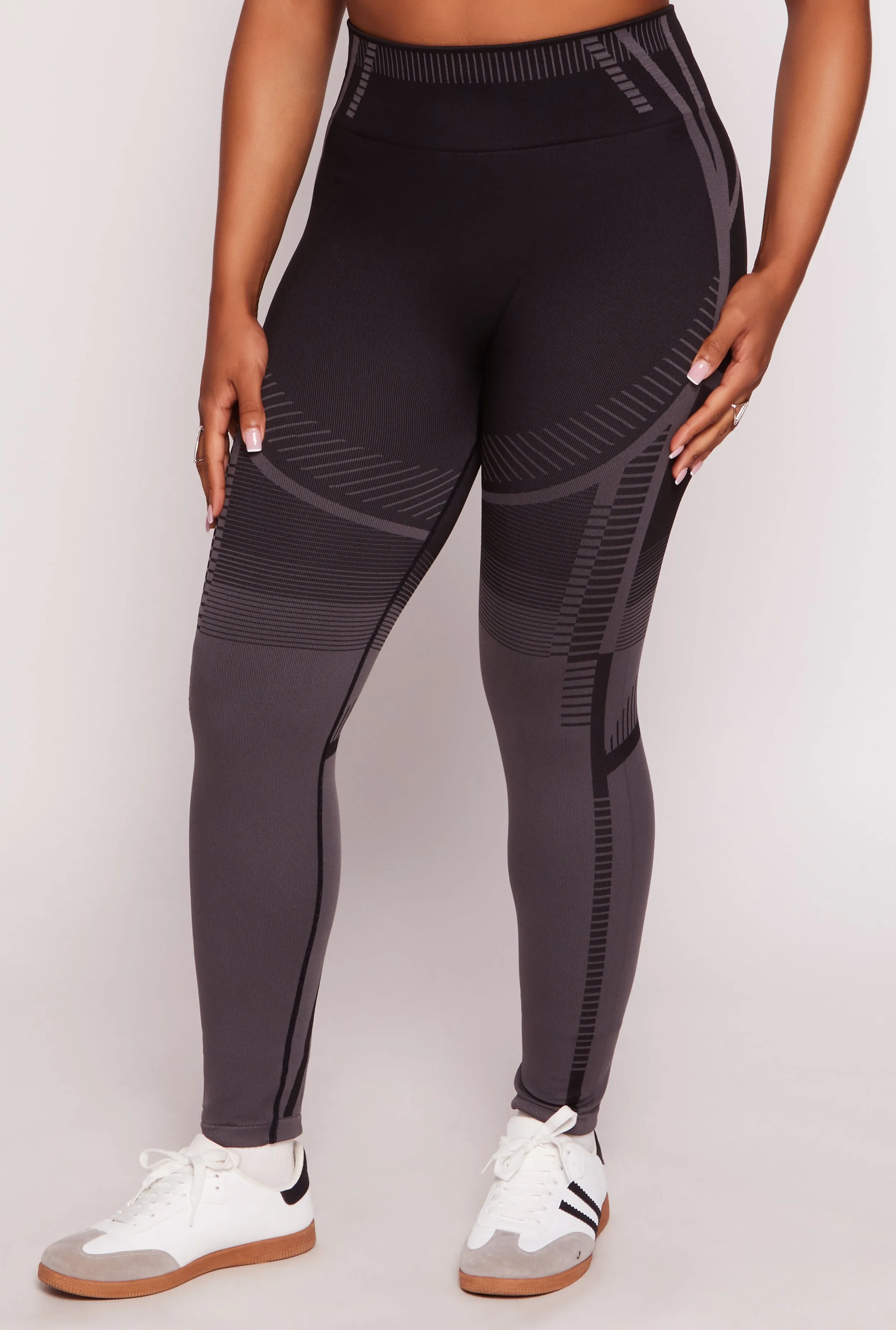 Plus Size Contrast Stripe Seamless Leggings sold by Rainbow product image thumbnail 2
