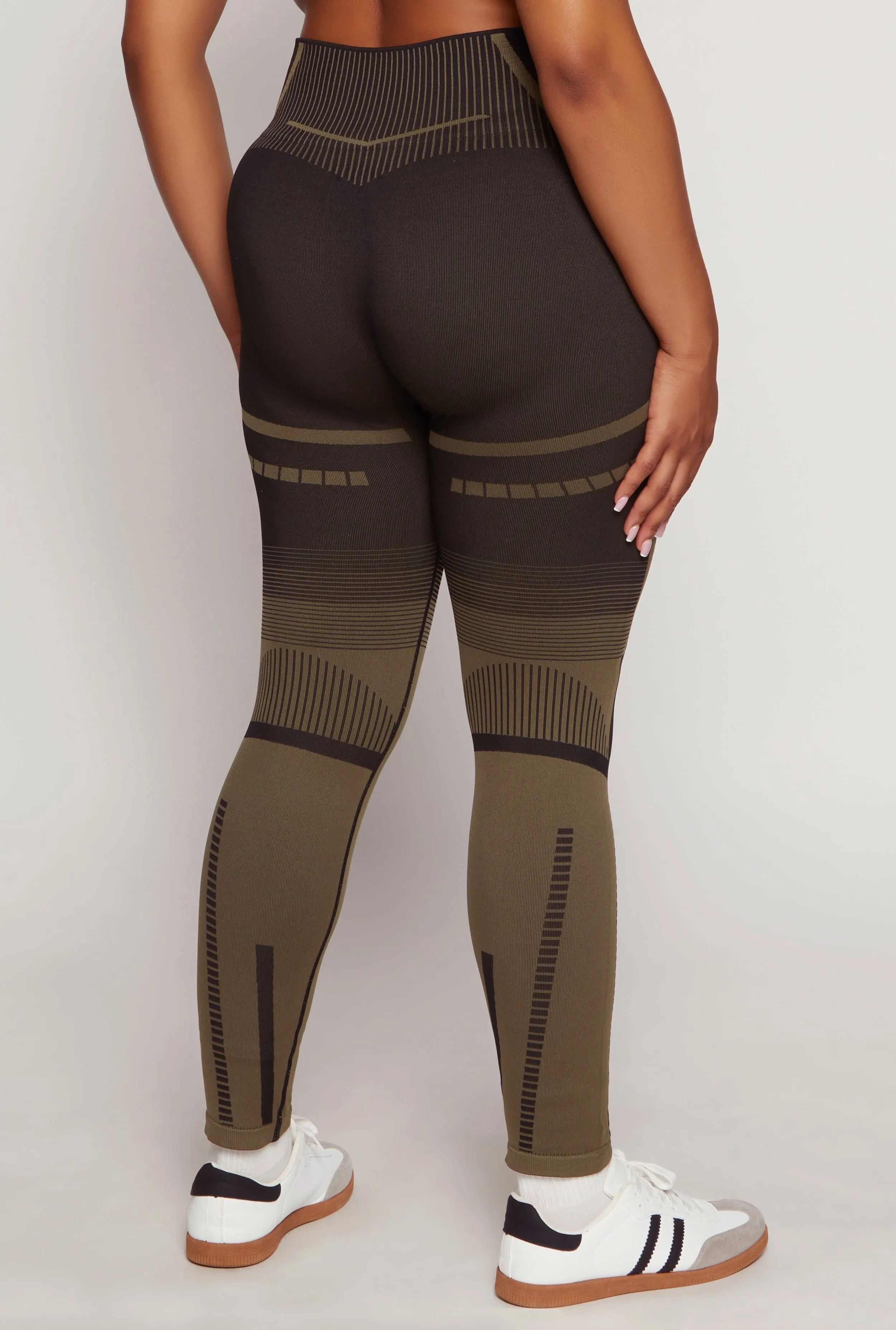 Plus Size Contrast Stripe Seamless Leggings sold by Rainbow product image thumbnail 3