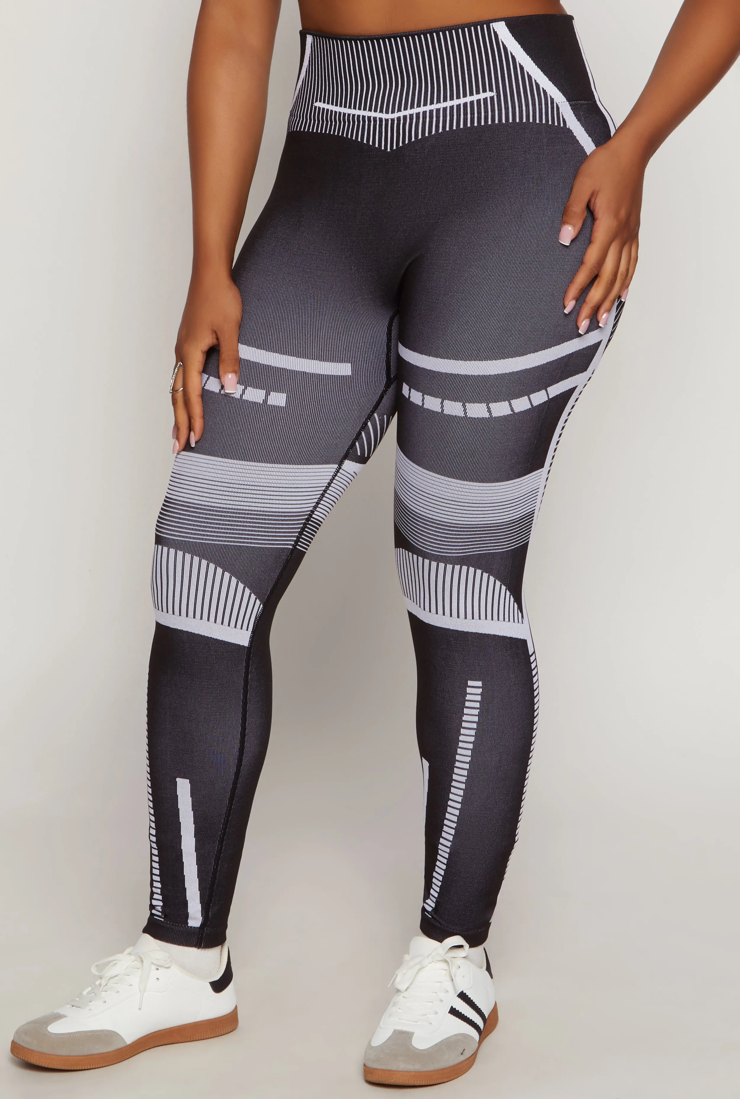 Plus Size Contrast Stripe Seamless Leggings sold by Rainbow product image thumbnail 2