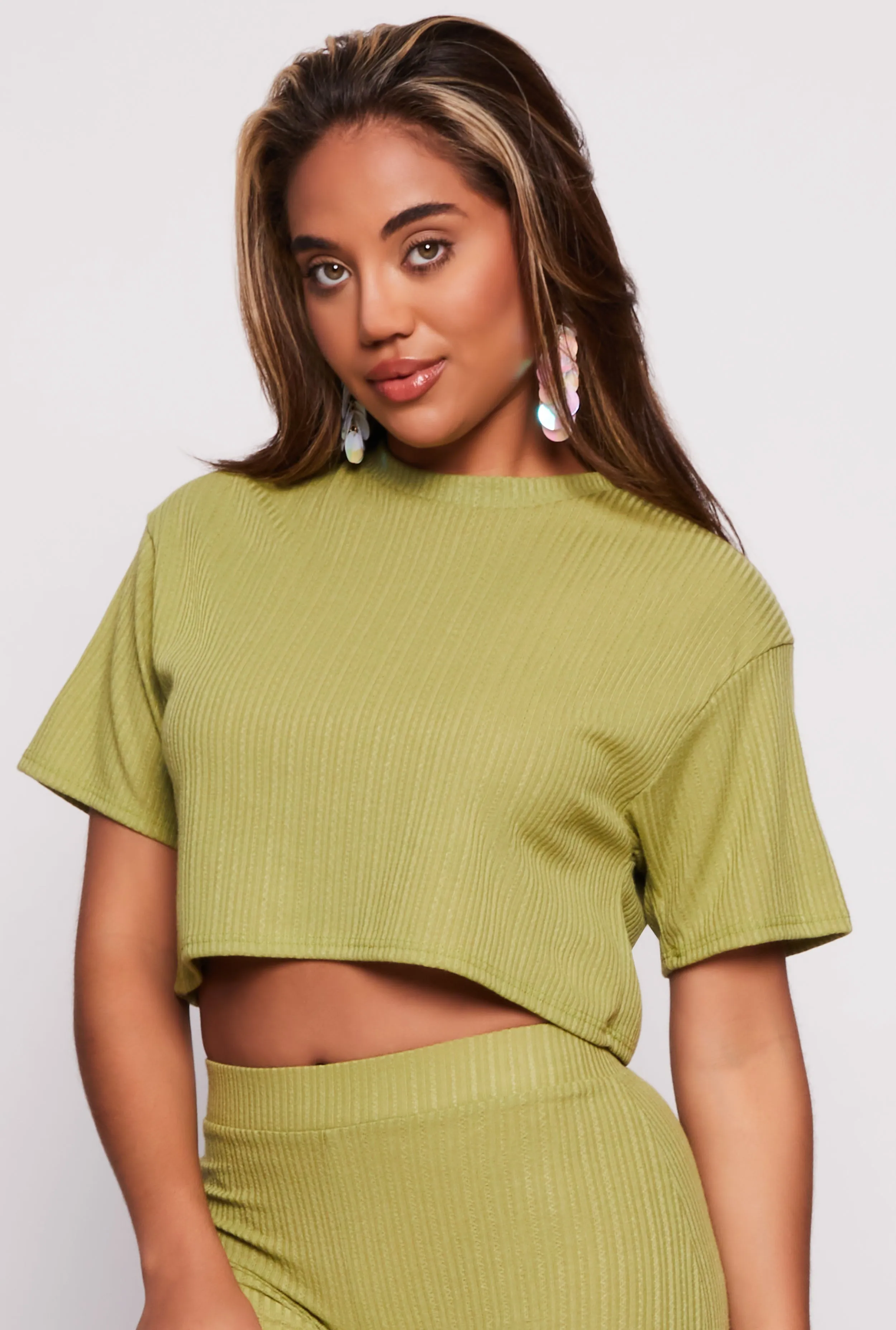 Ribbed Knit Crew Neck Cropped Tee sold by Rainbow