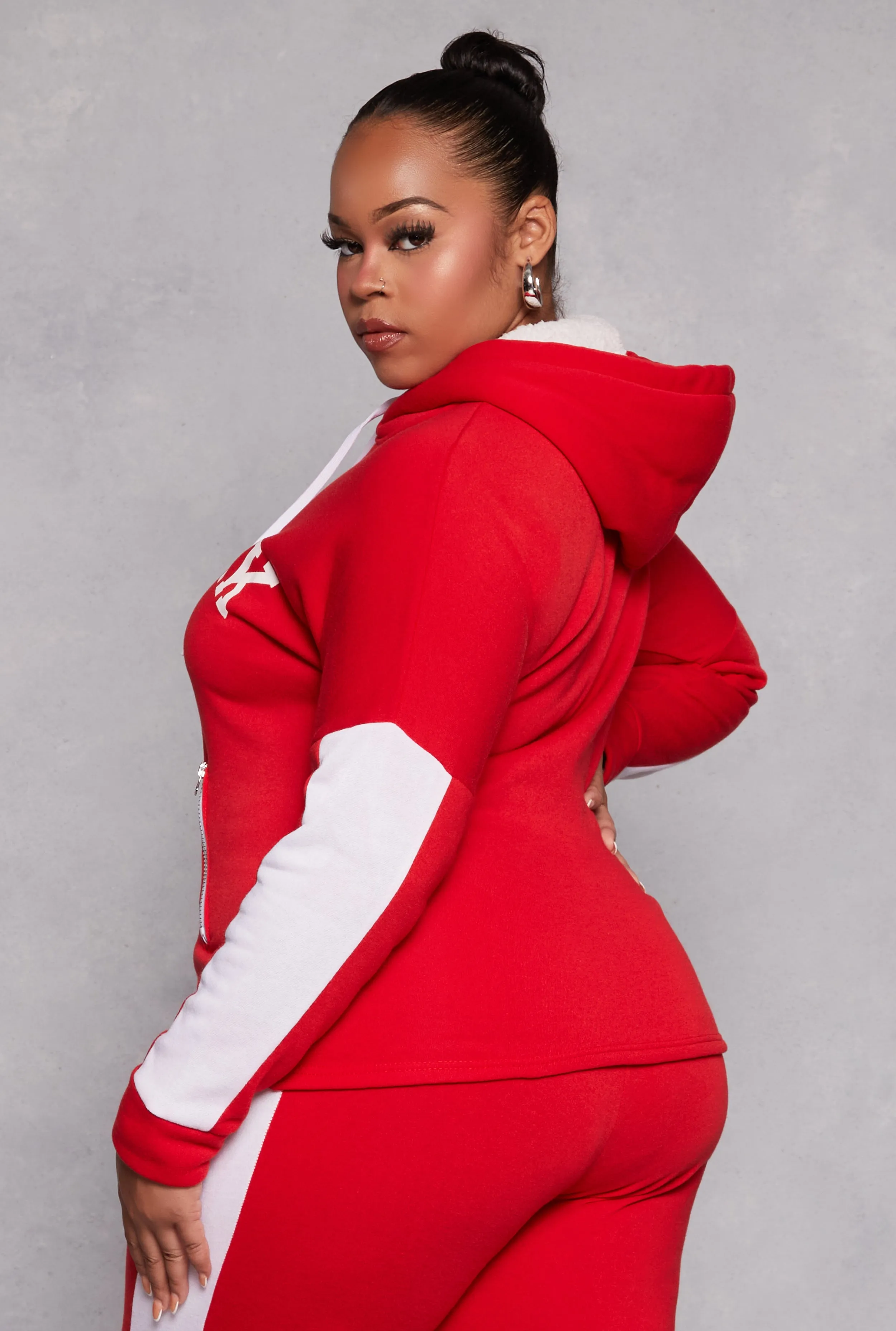 Plus Size New York City Never Sleeps Pullover Hoodie sold by Rainbow product image thumbnail 3