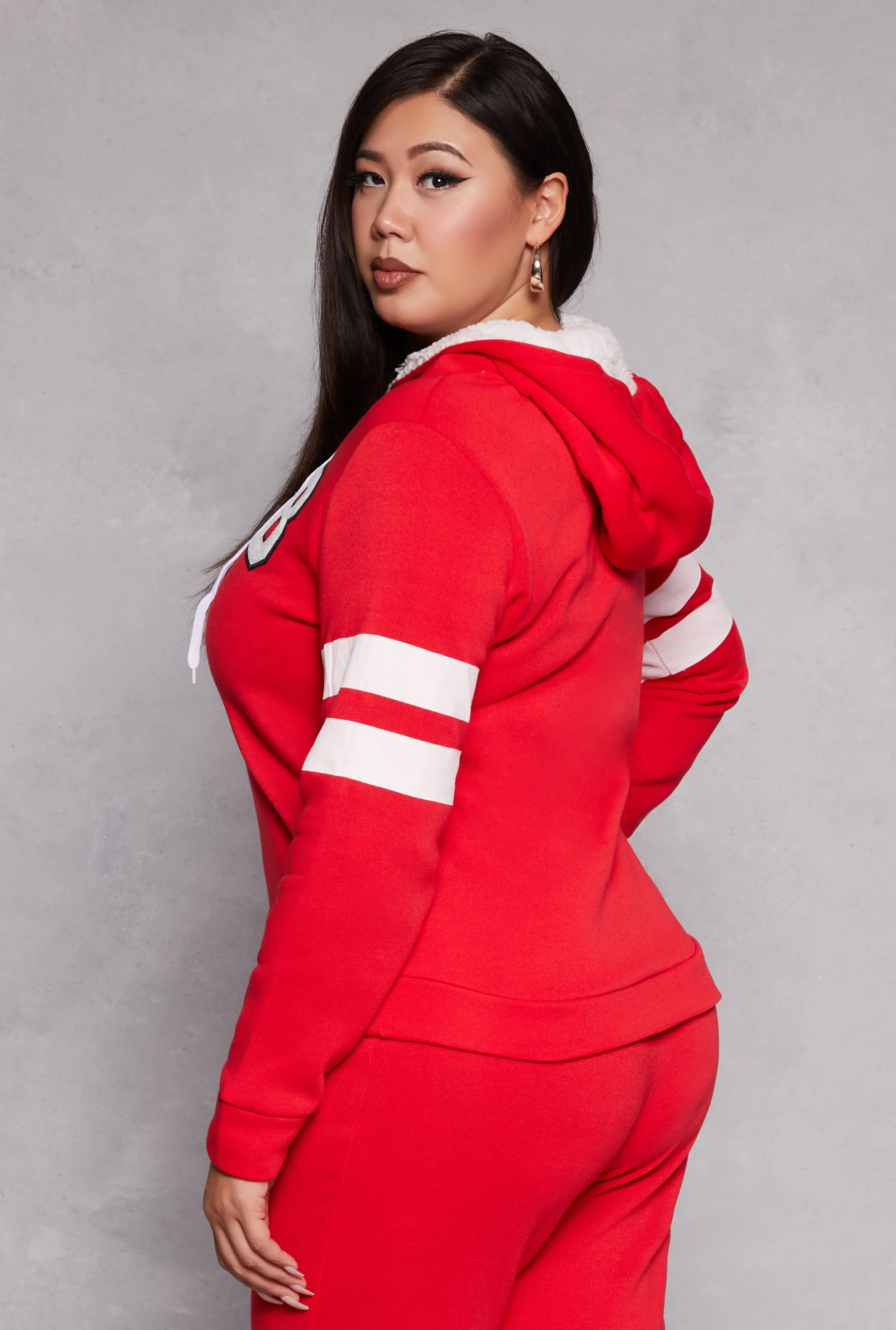 Plus Size B Initial Chenille Patch Pullover Hoodie sold by Rainbow product image thumbnail 3