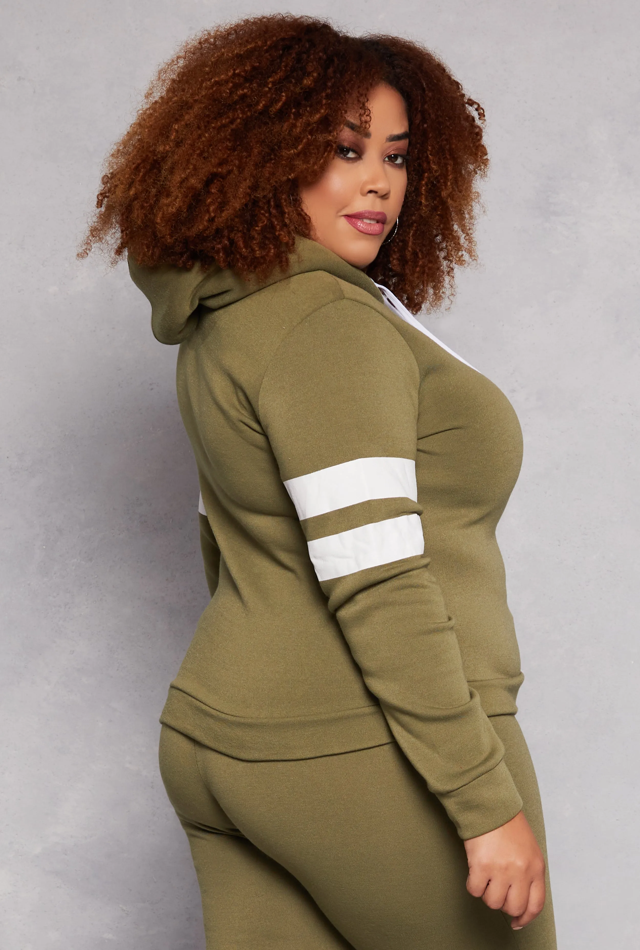 Plus Size B Initial Chenille Patch Pullover Hoodie sold by Rainbow product image thumbnail 3