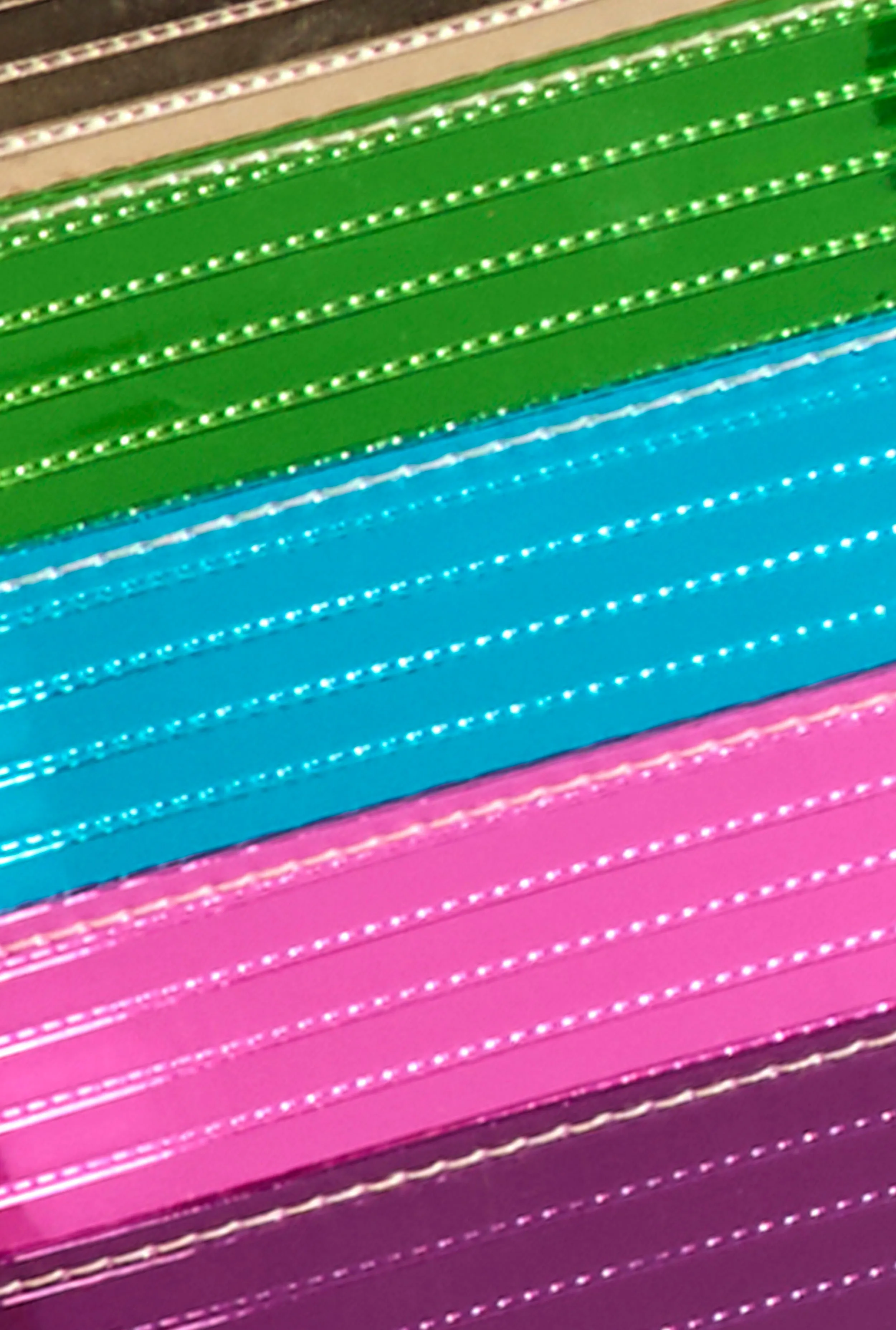 Stripe Detail Chain Strap Crossbody Clutch sold by Rainbow product image thumbnail 4