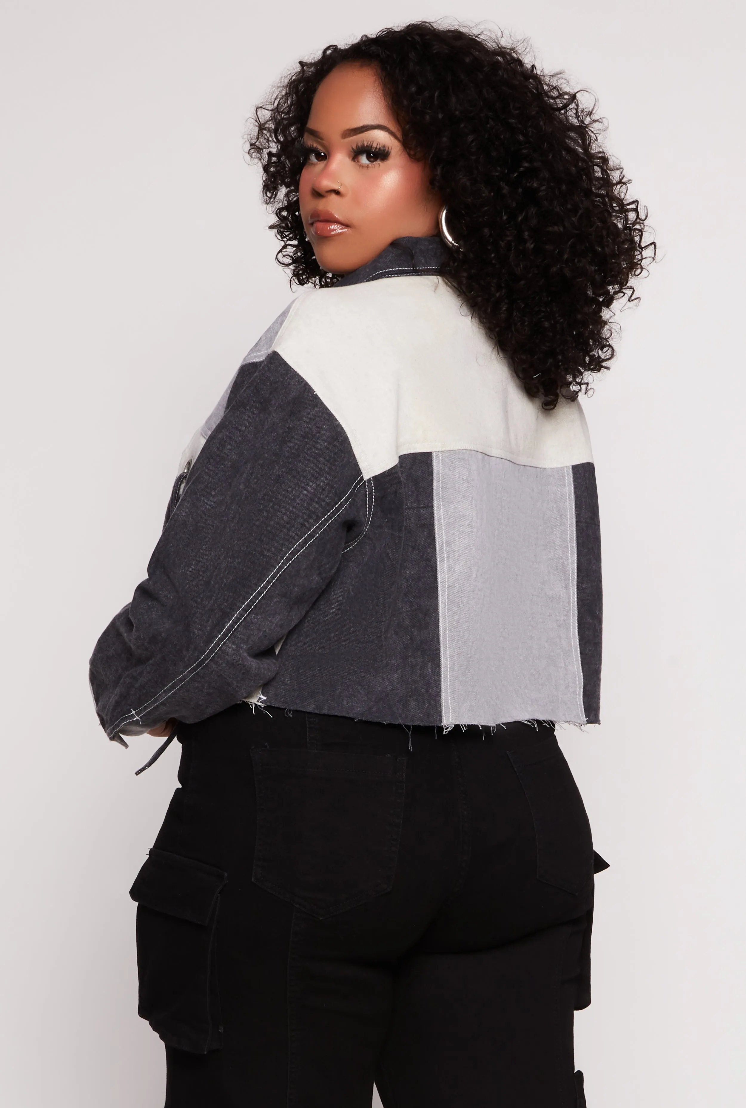 Plus Size Color Block Cropped Jean Jacket sold by Rainbow product image thumbnail 3