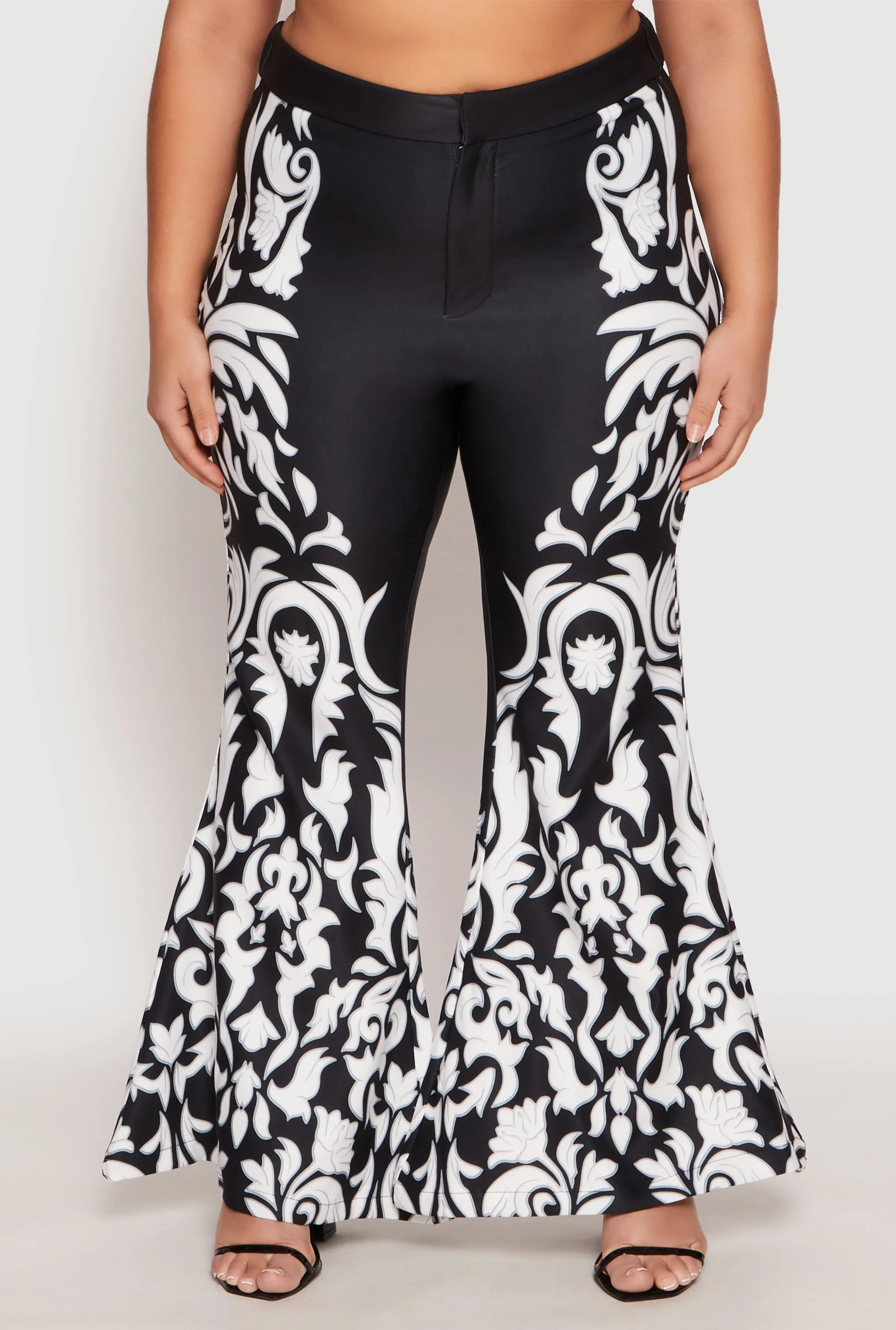 Plus Size Contrast Print Flared Pants sold by Rainbow product image thumbnail 5