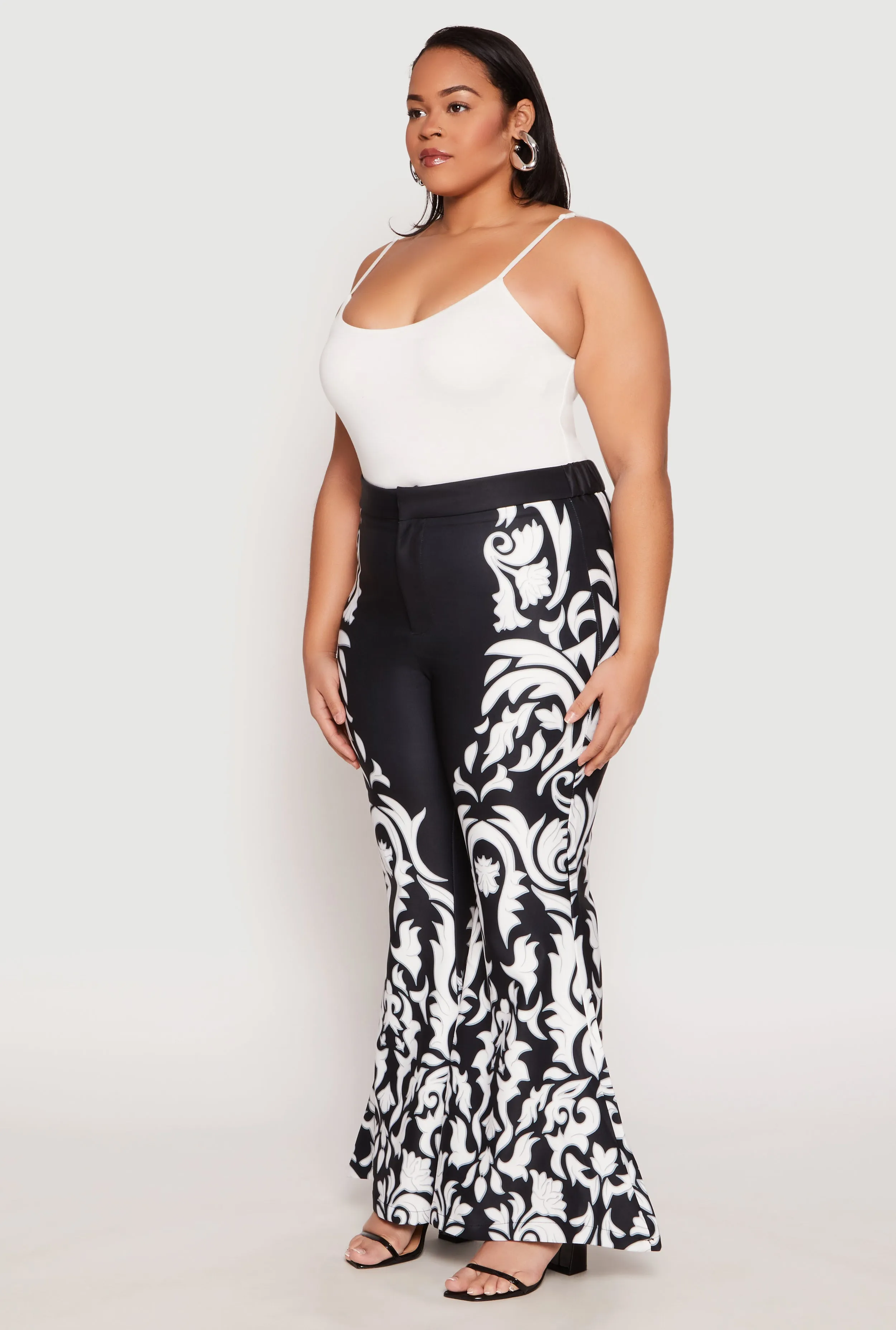 Plus Size Contrast Print Flared Pants sold by Rainbow product image thumbnail 3