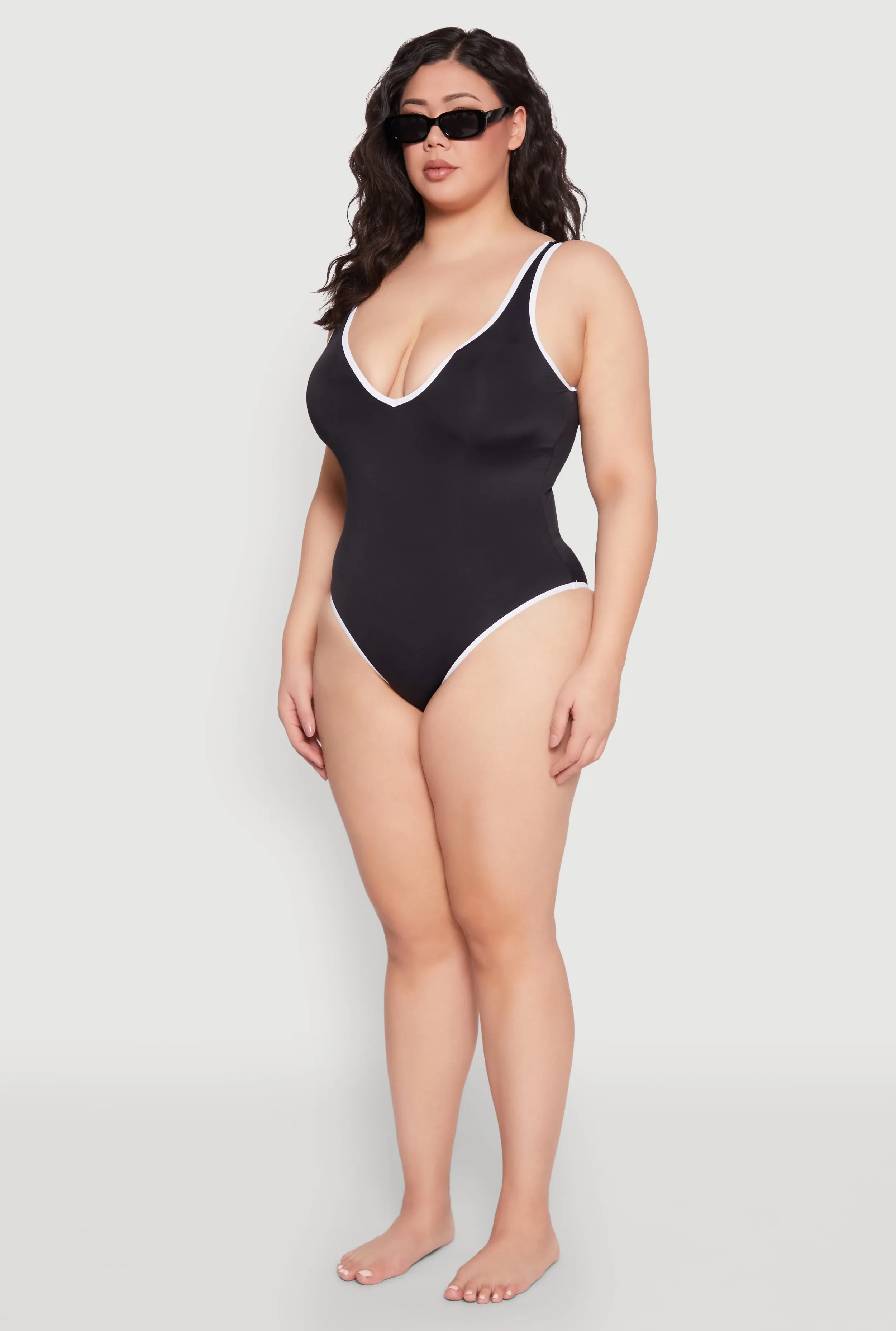 Plus Size Contrast Trim Plunge One Piece Swimsuit sold by Rainbow product image thumbnail 5