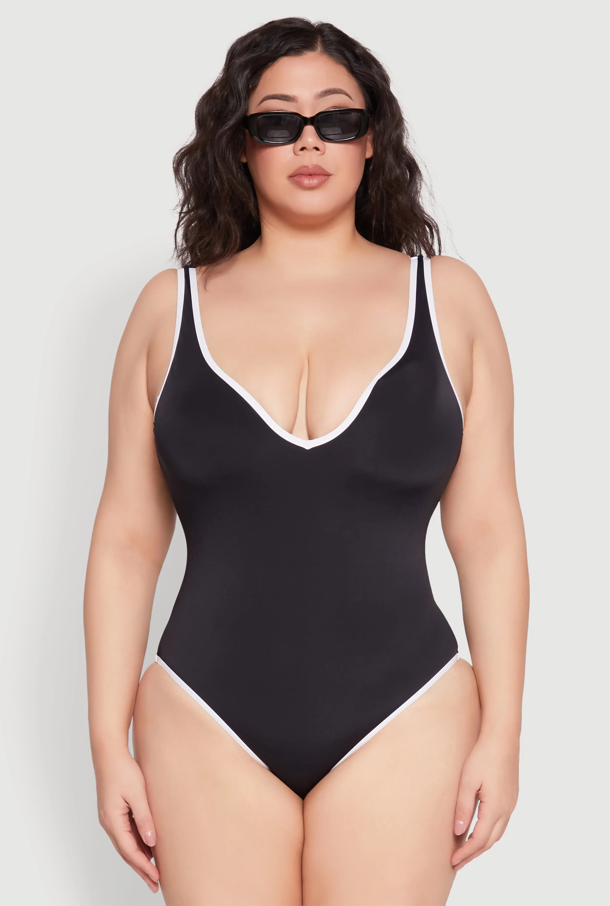 Plus Size Contrast Trim Plunge One Piece Swimsuit sold by Rainbow product image thumbnail 2