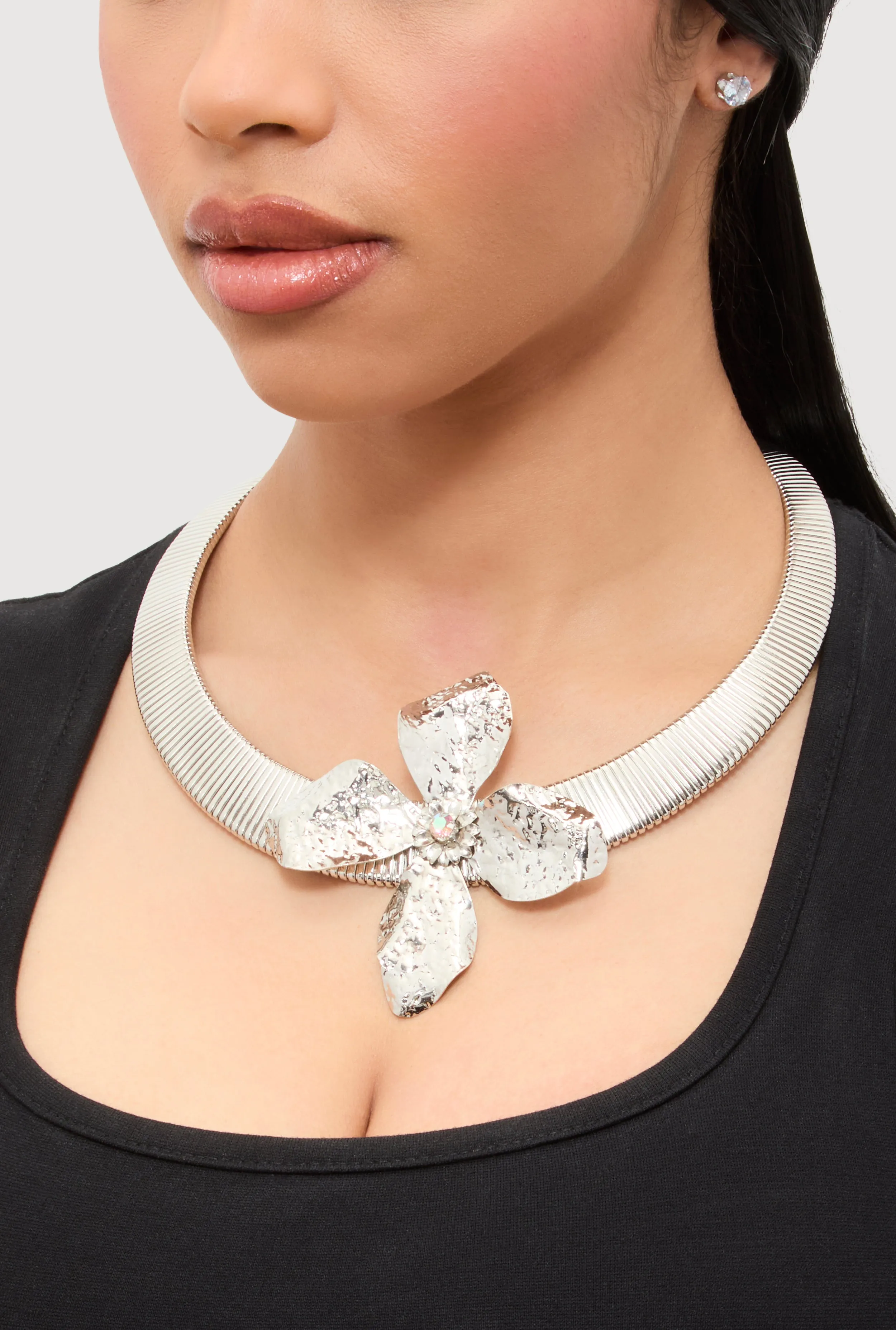 Textured Flower Pendant Necklace with Stud Earrings sold by Rainbow product image thumbnail 2