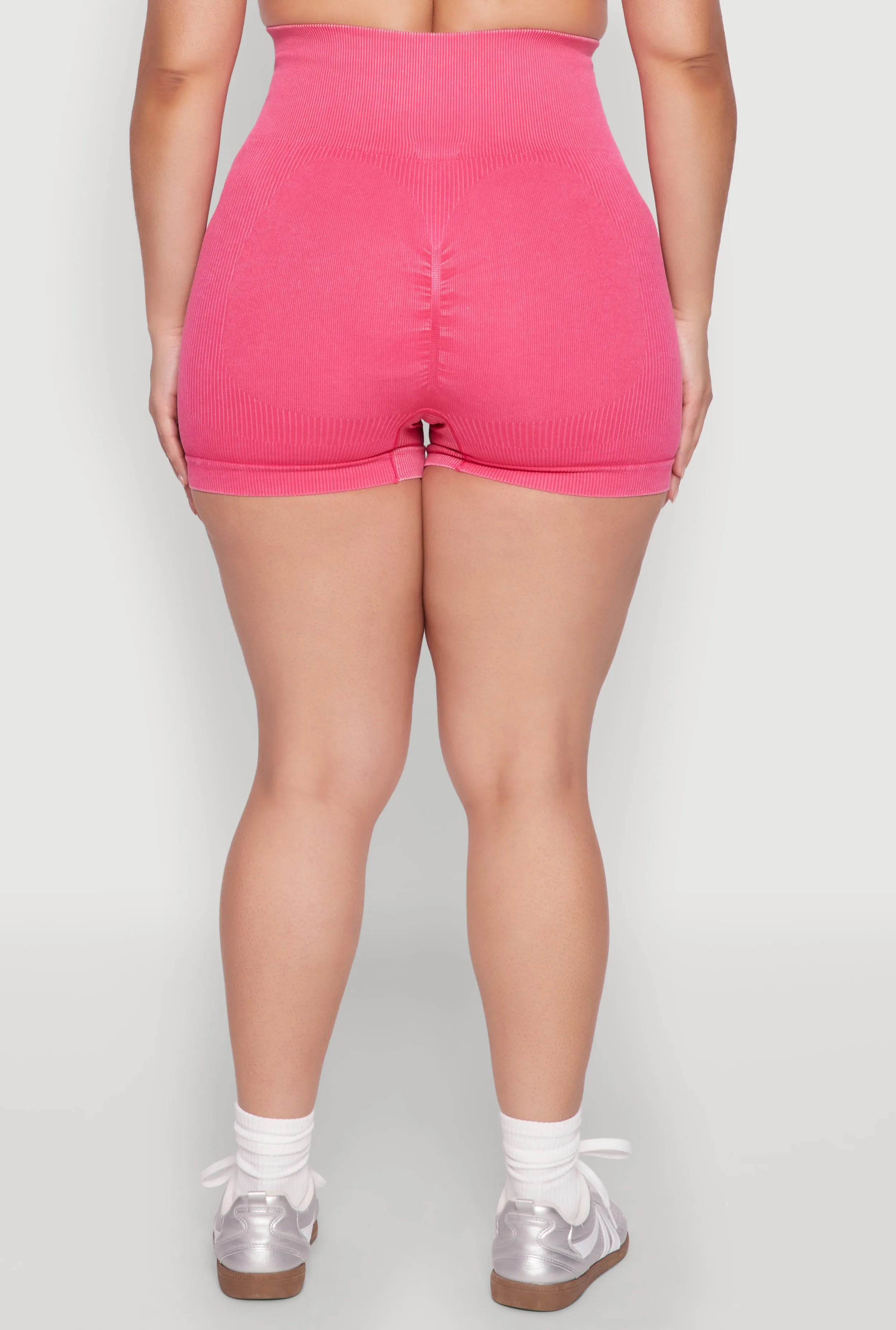 Plus Size Daisy Mineral Wash Seamless Bike Shorts sold by Rainbow product image thumbnail 5