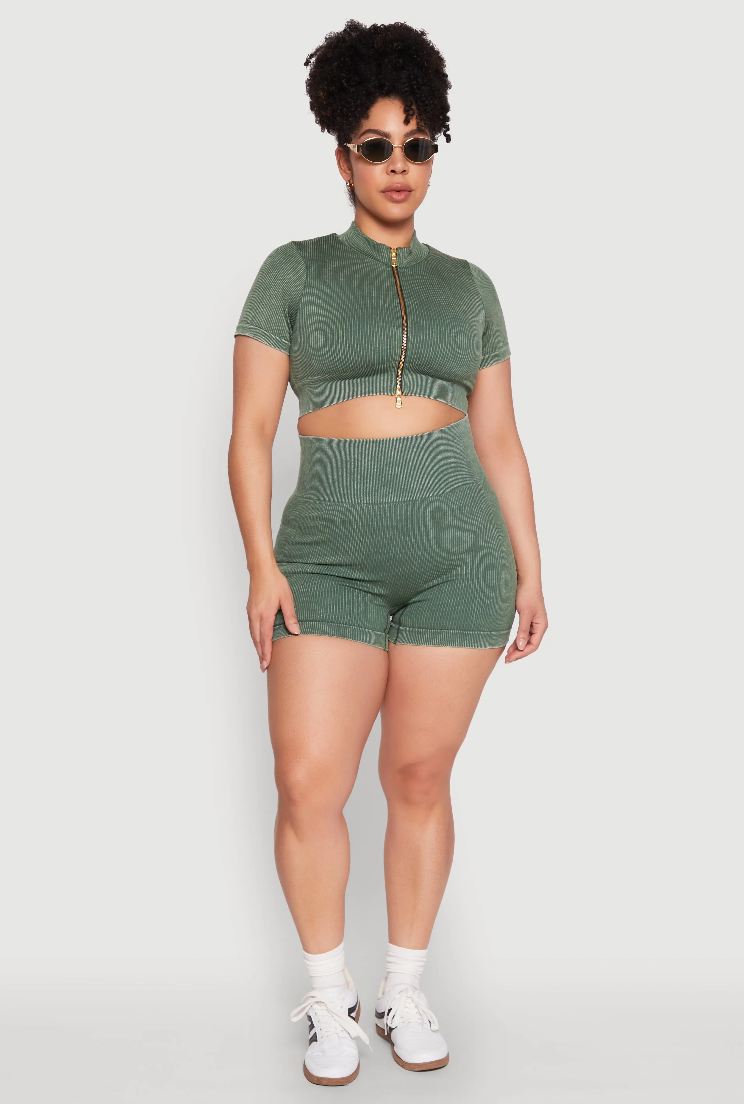 Plus Size Daisy Mineral Wash Seamless Zip Front Top sold by Rainbow product image thumbnail 3