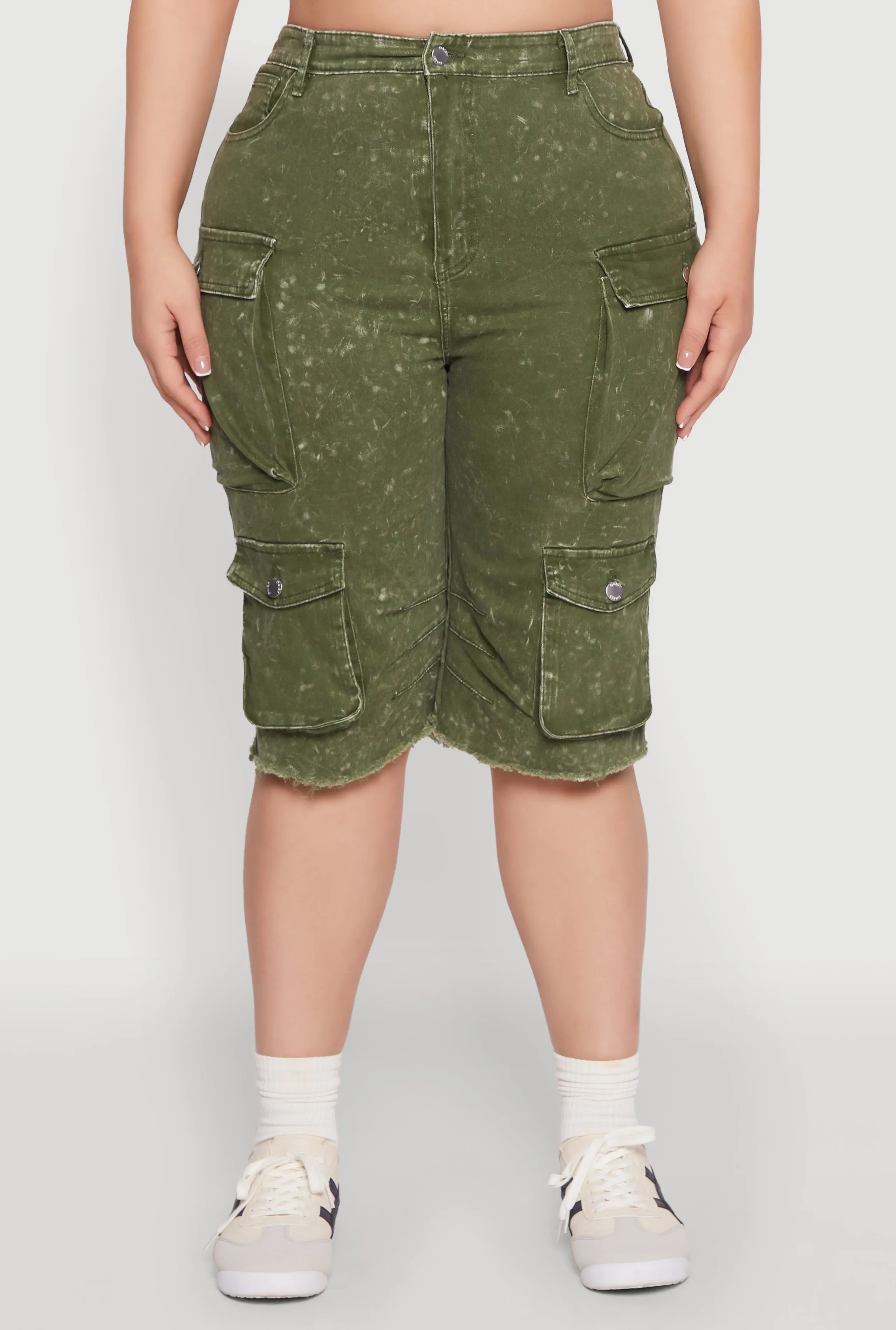 Plus Size Daisy Acid Wash Cargo Bermuda Shorts sold by Rainbow product image thumbnail 5