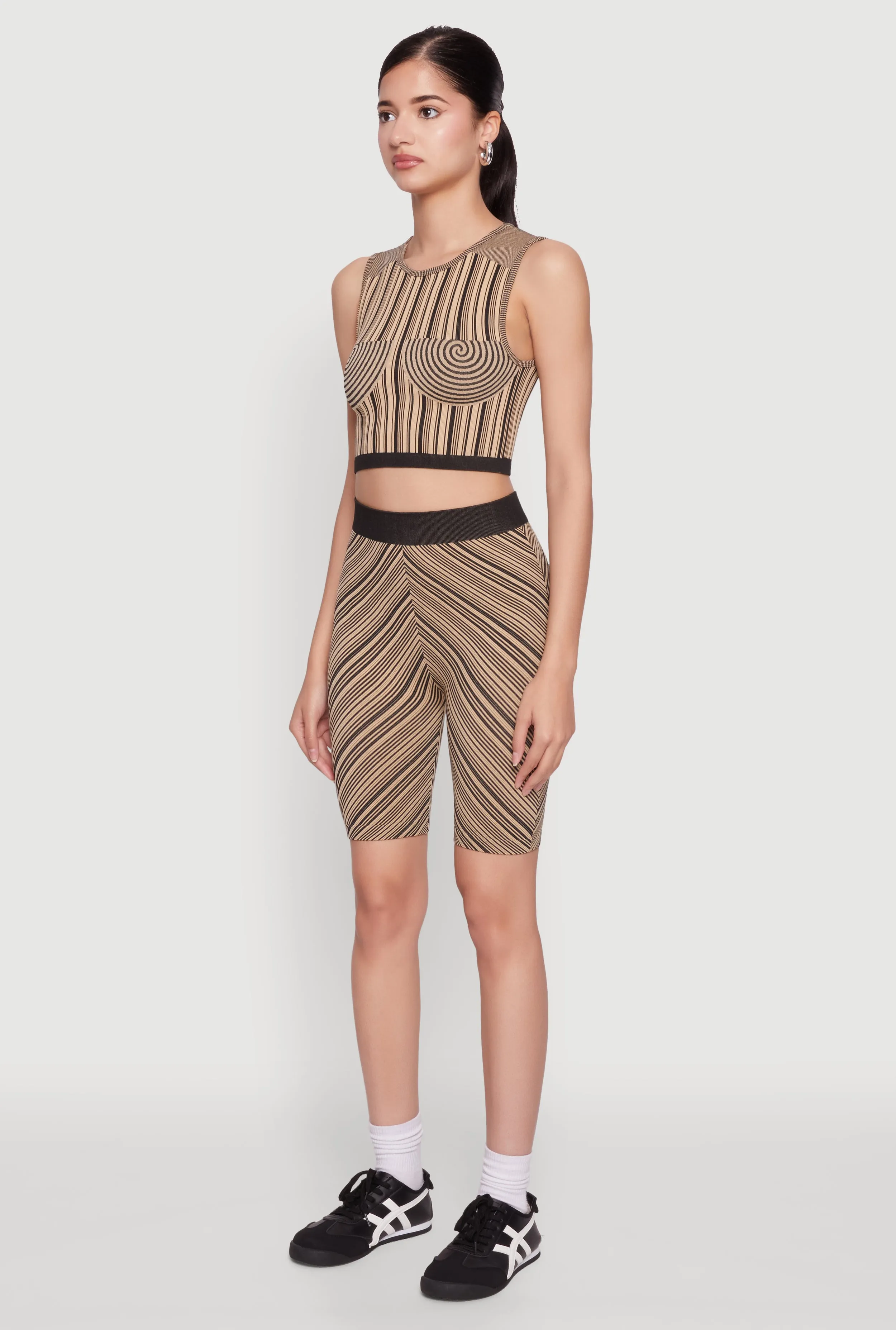 Seamless Patterned Cropped Tank Top sold by Rainbow product image thumbnail 5