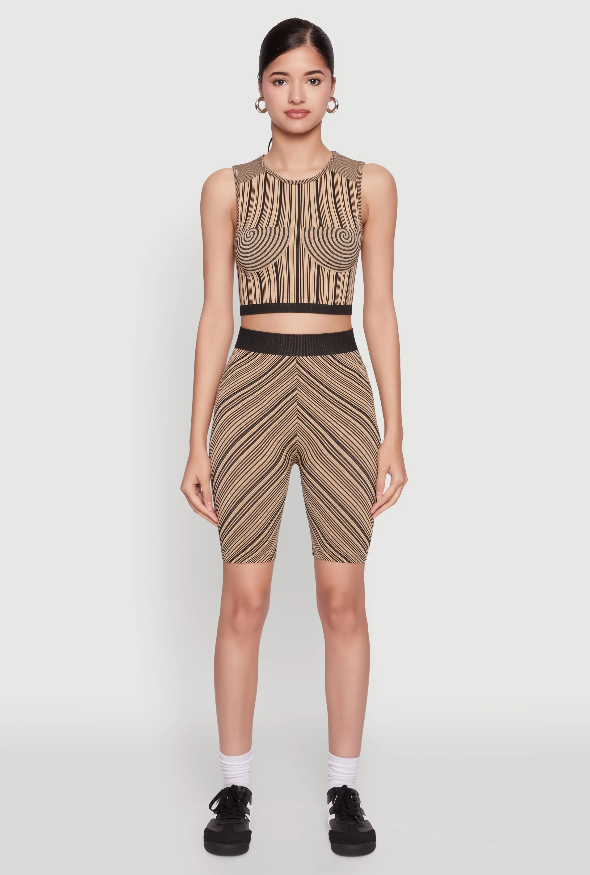 Seamless Patterned Cropped Tank Top sold by Rainbow product image thumbnail 3