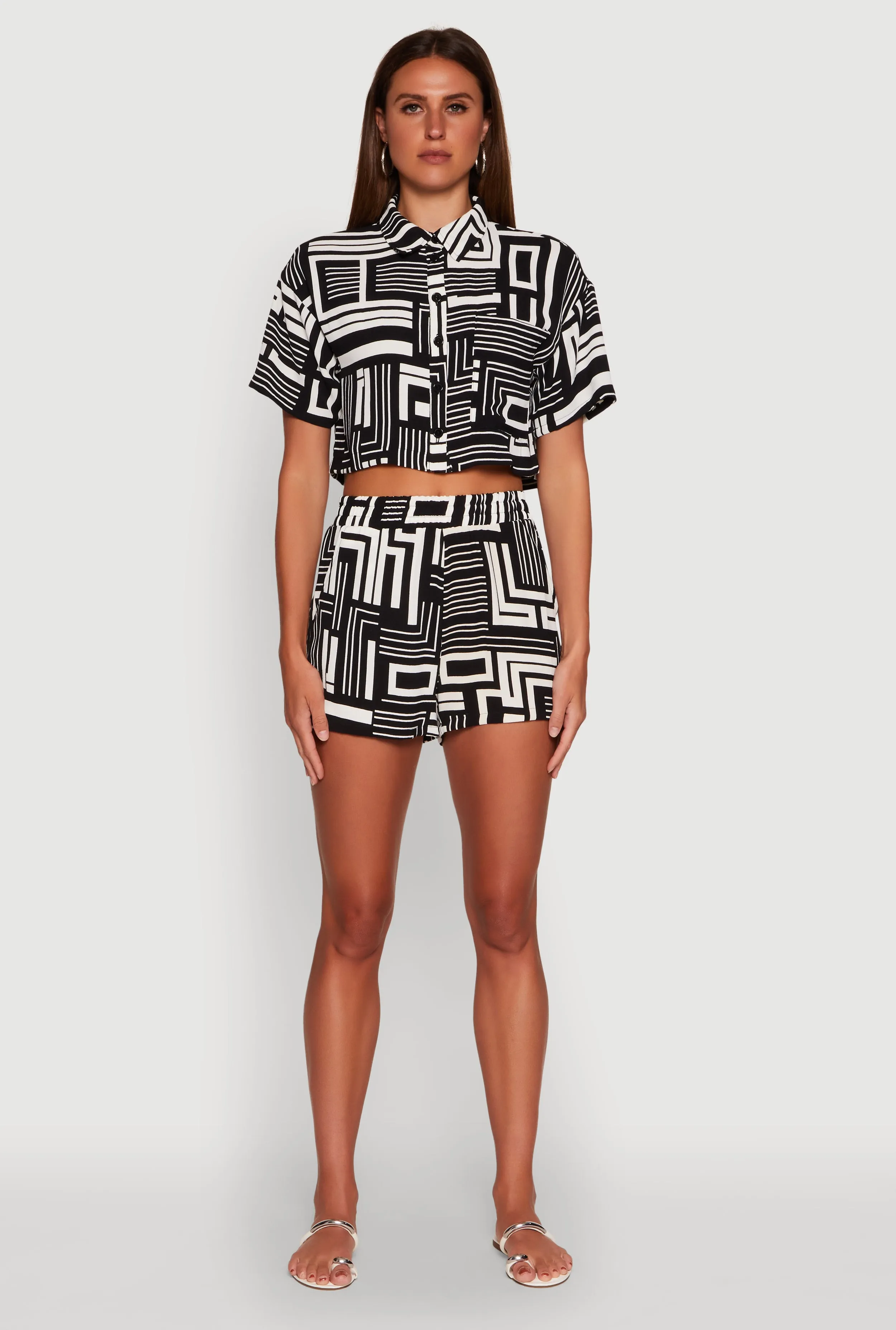 Trendy High Waisted Crepe Knit Shorts with Elastic Waist sold by Rainbow product image thumbnail 2