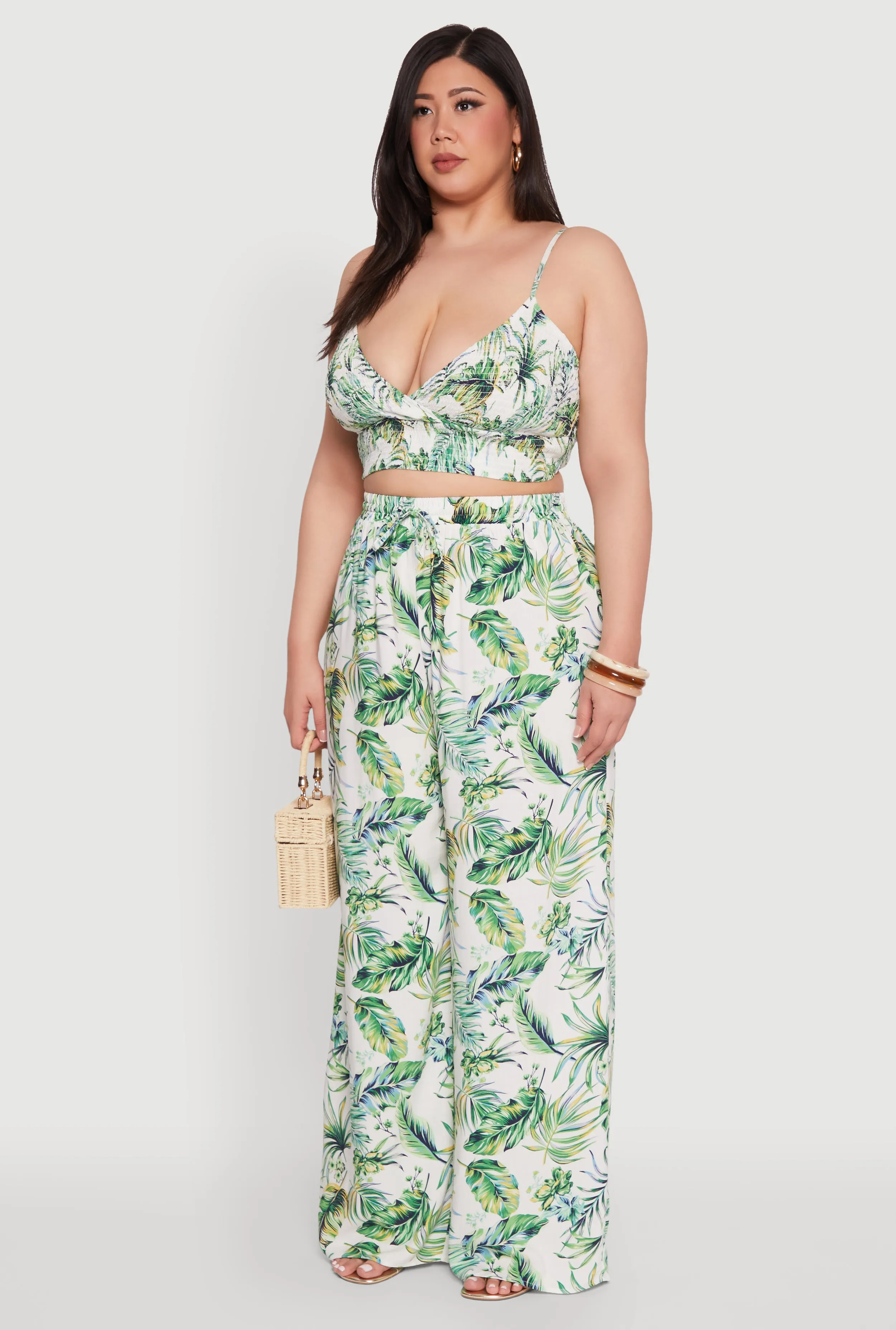 Plus Size Almost Famous Sleeveless V-Neck Crop Top for Going Out sold by Rainbow product image thumbnail 5