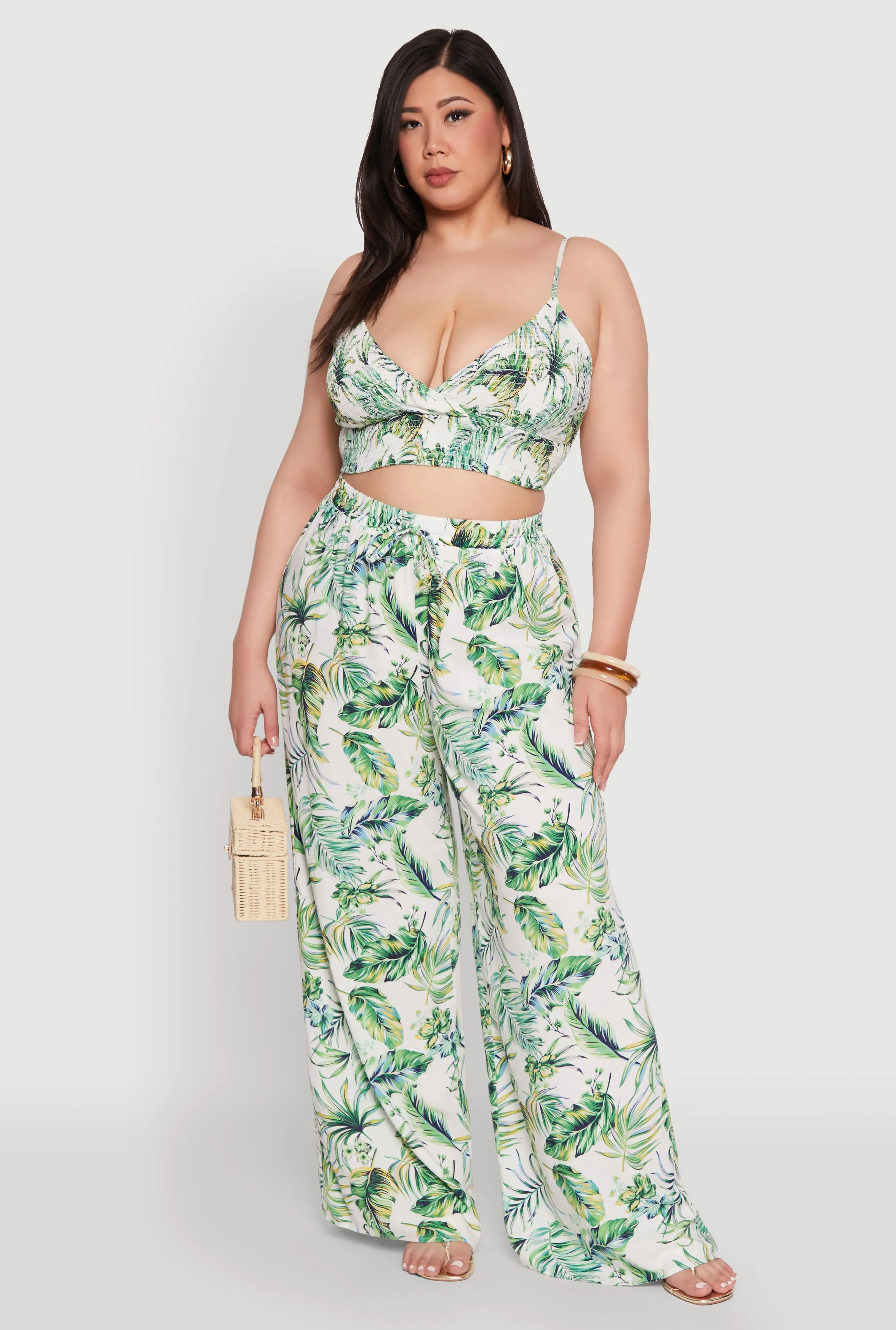 Plus Size Almost Famous Sleeveless V-Neck Crop Top for Going Out sold by Rainbow product image thumbnail 2