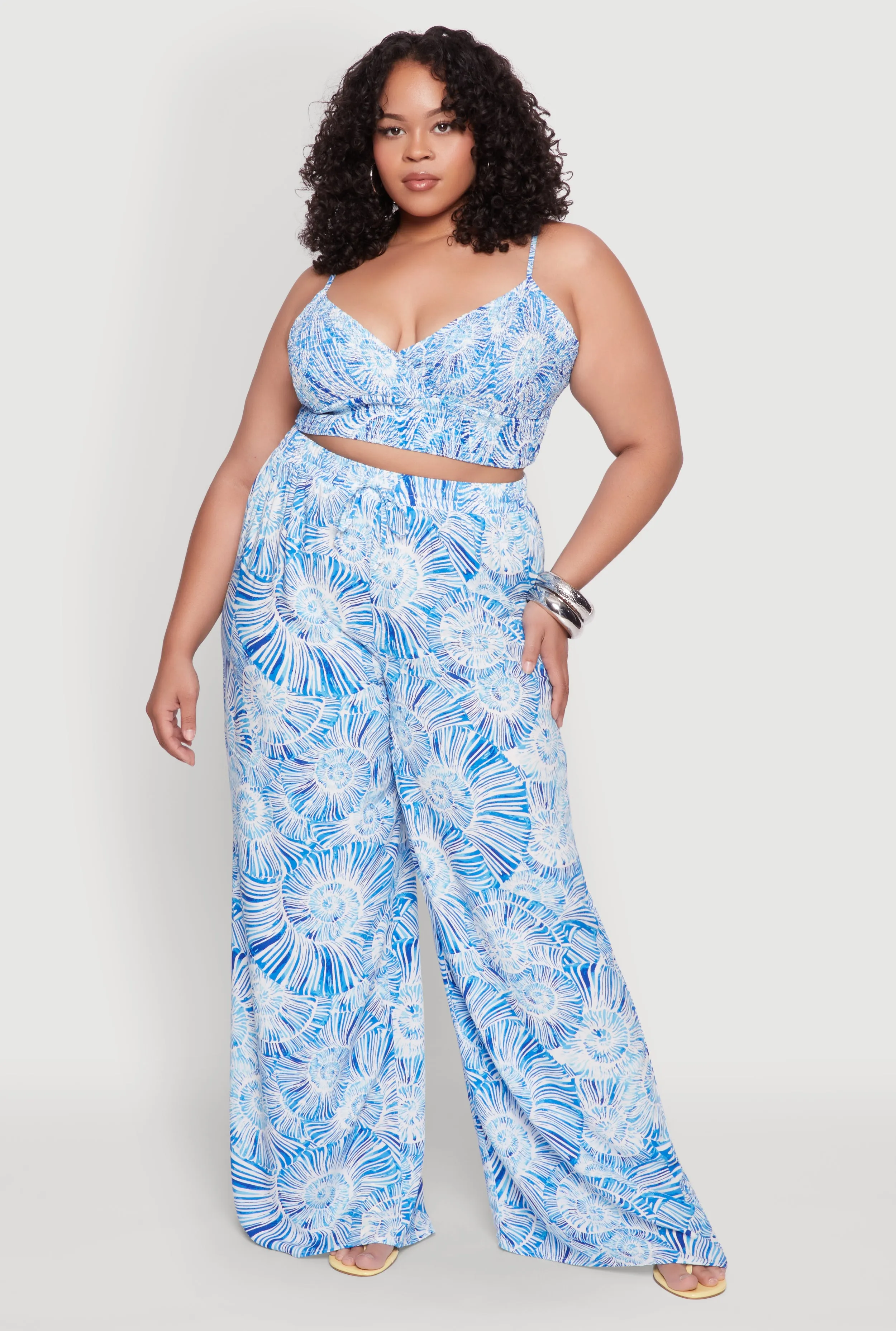 Plus Size Almost Famous Sleeveless V-Neck Crop Top for Going Out sold by Rainbow product image thumbnail 3