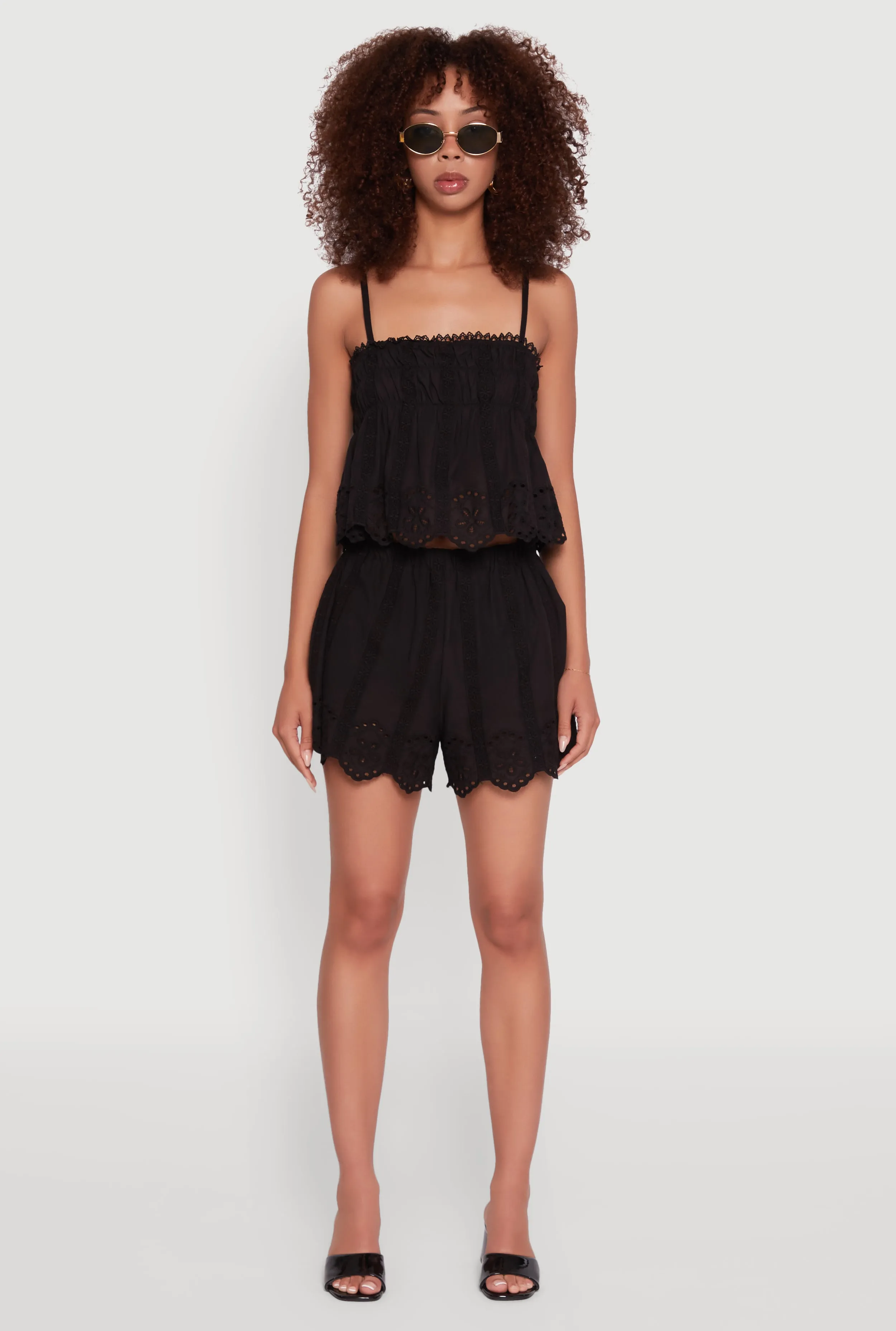 Trendy Mid Rise Scallop Trim Shorts sold by Rainbow product image thumbnail 2