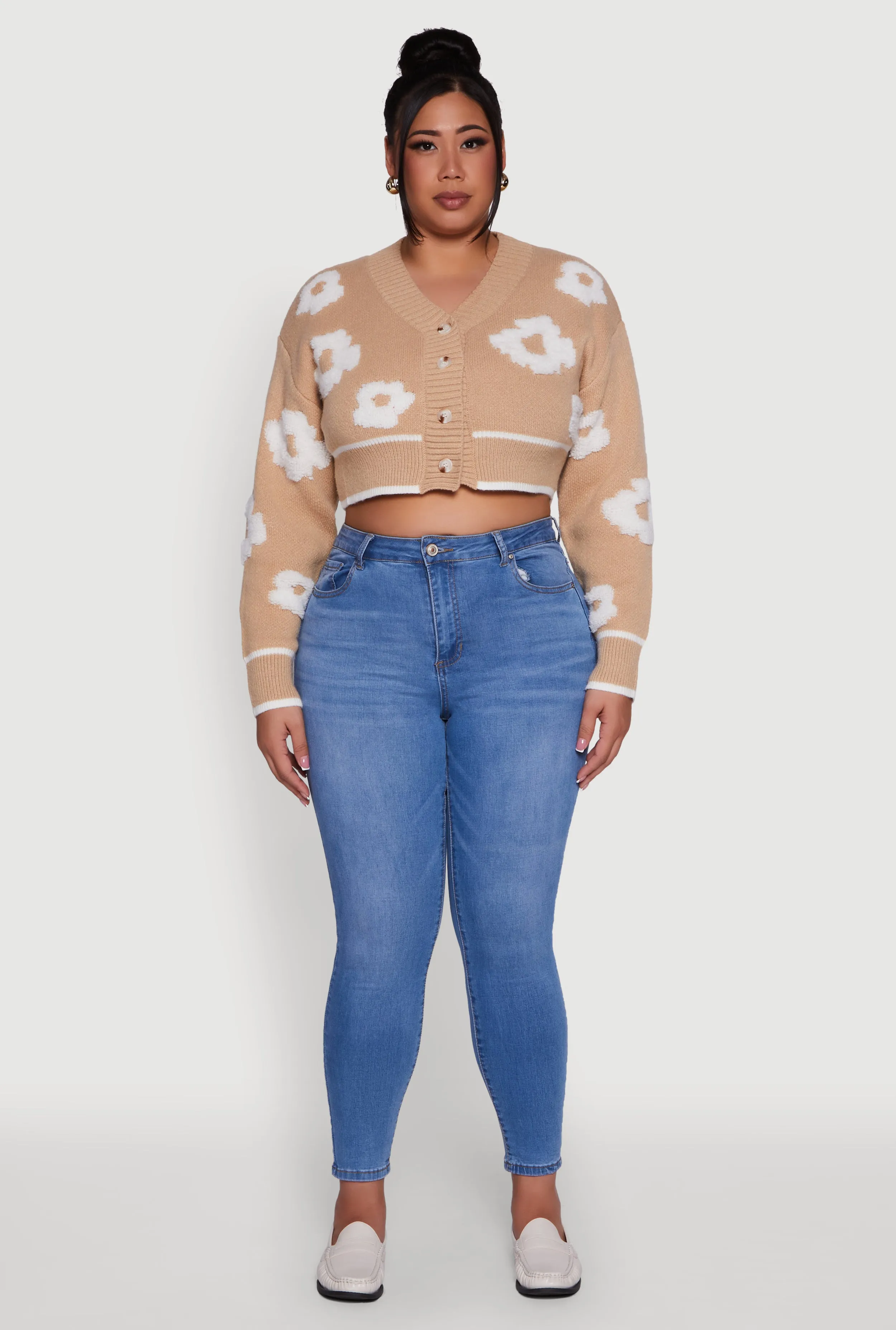 Plus Size Flower Tufted Knit Cropped Cardigan sold by Rainbow product image thumbnail 3