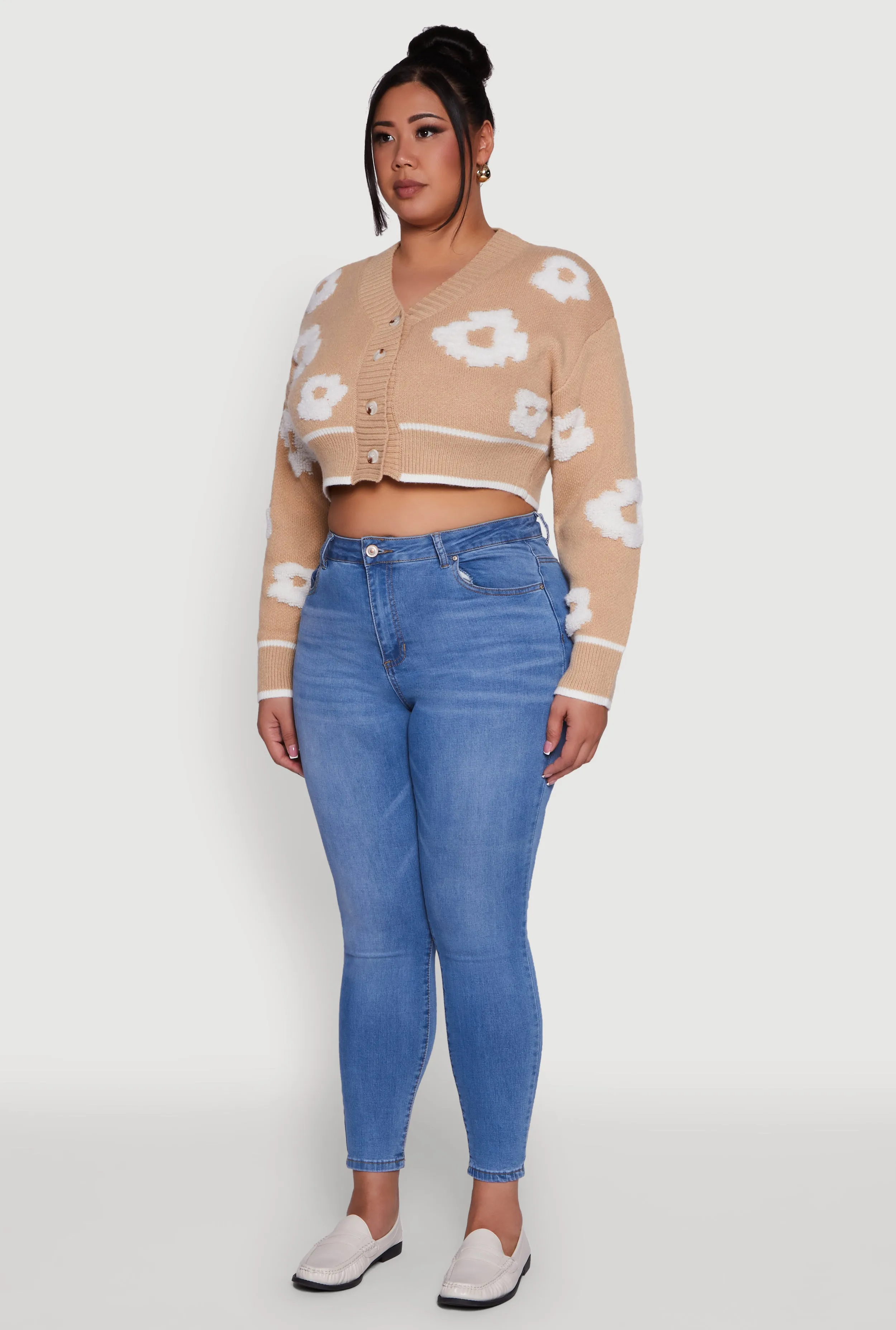 Plus Size Flower Tufted Knit Cropped Cardigan sold by Rainbow product image thumbnail 5