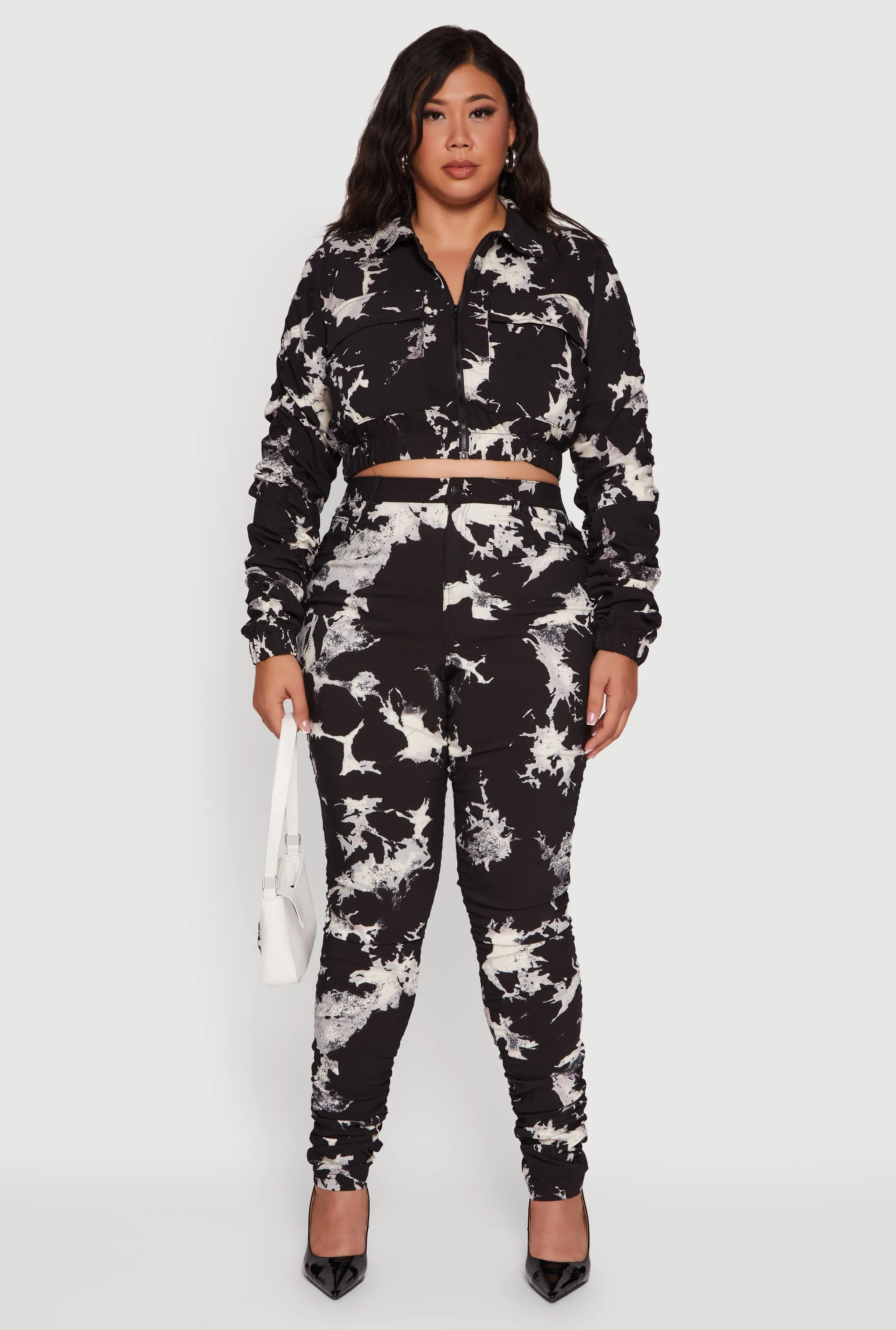 Plus Size Side Ruched Patterned Zip Front Cropped Jacket sold by Rainbow product image thumbnail 2