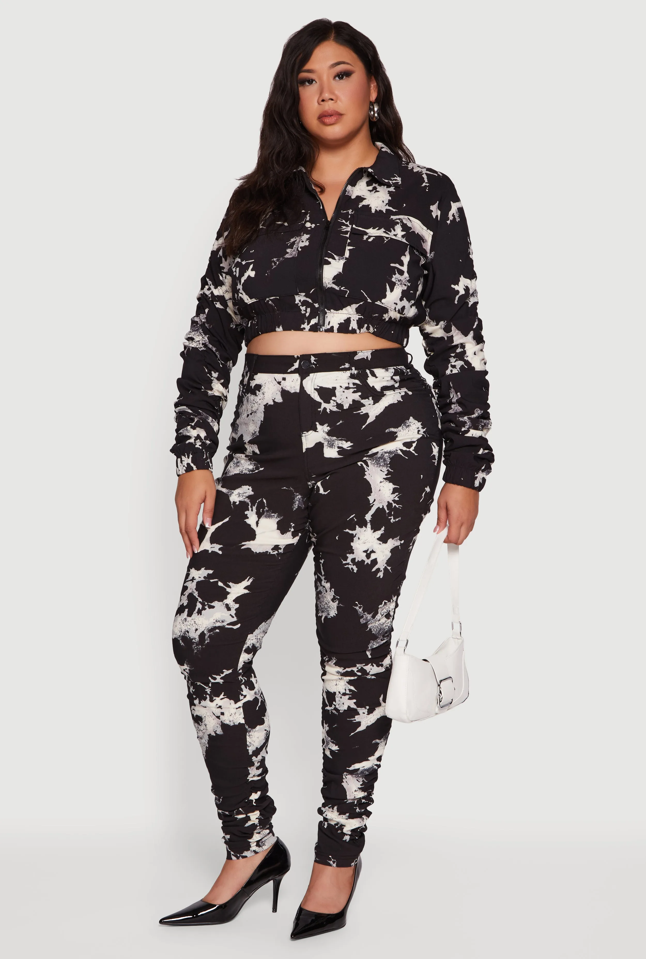 Plus Size Side Ruched Patterned Zip Front Cropped Jacket sold by Rainbow product image thumbnail 3