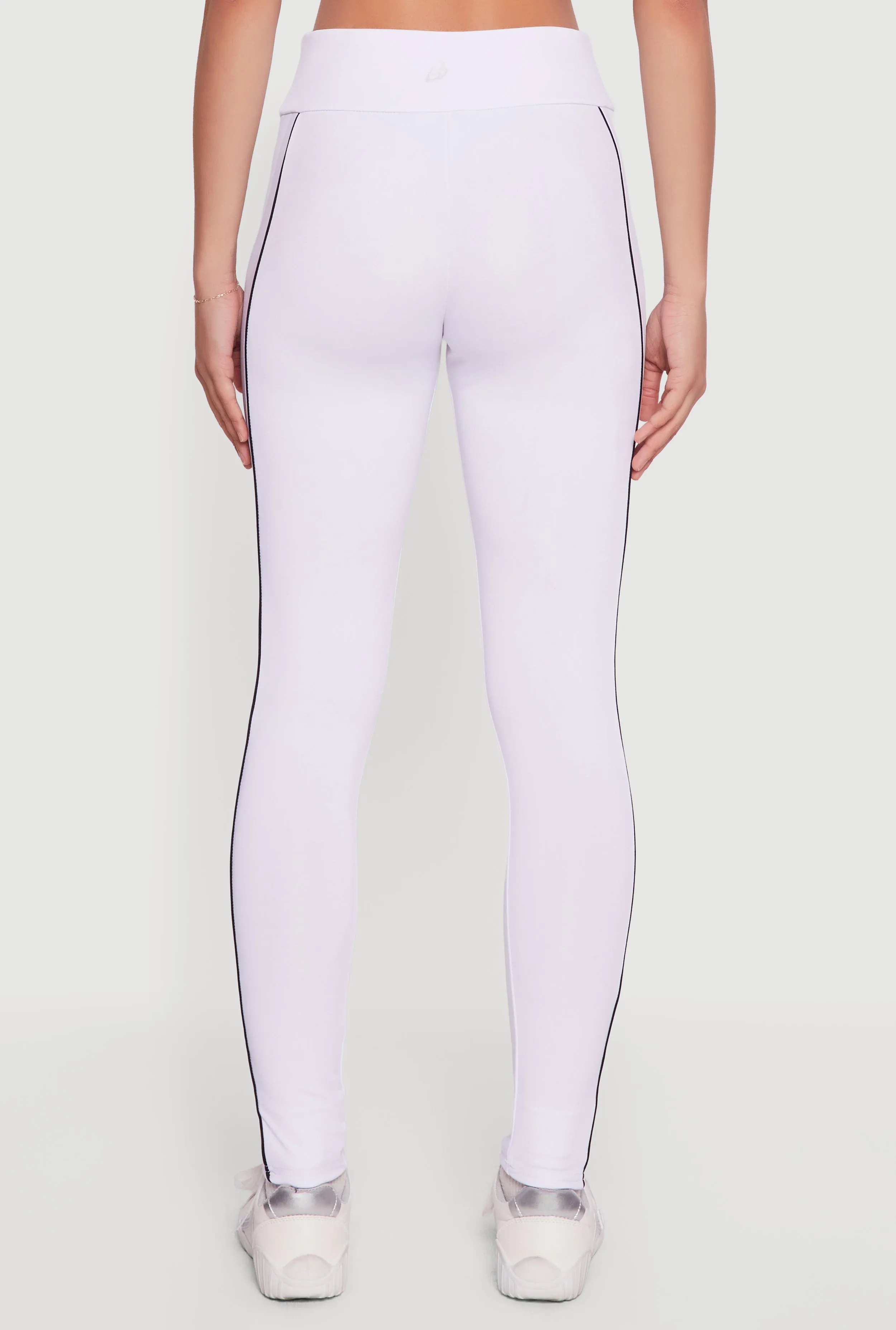 Contrast Trim Pipping Mid Rise Leggings sold by Rainbow product image thumbnail 5