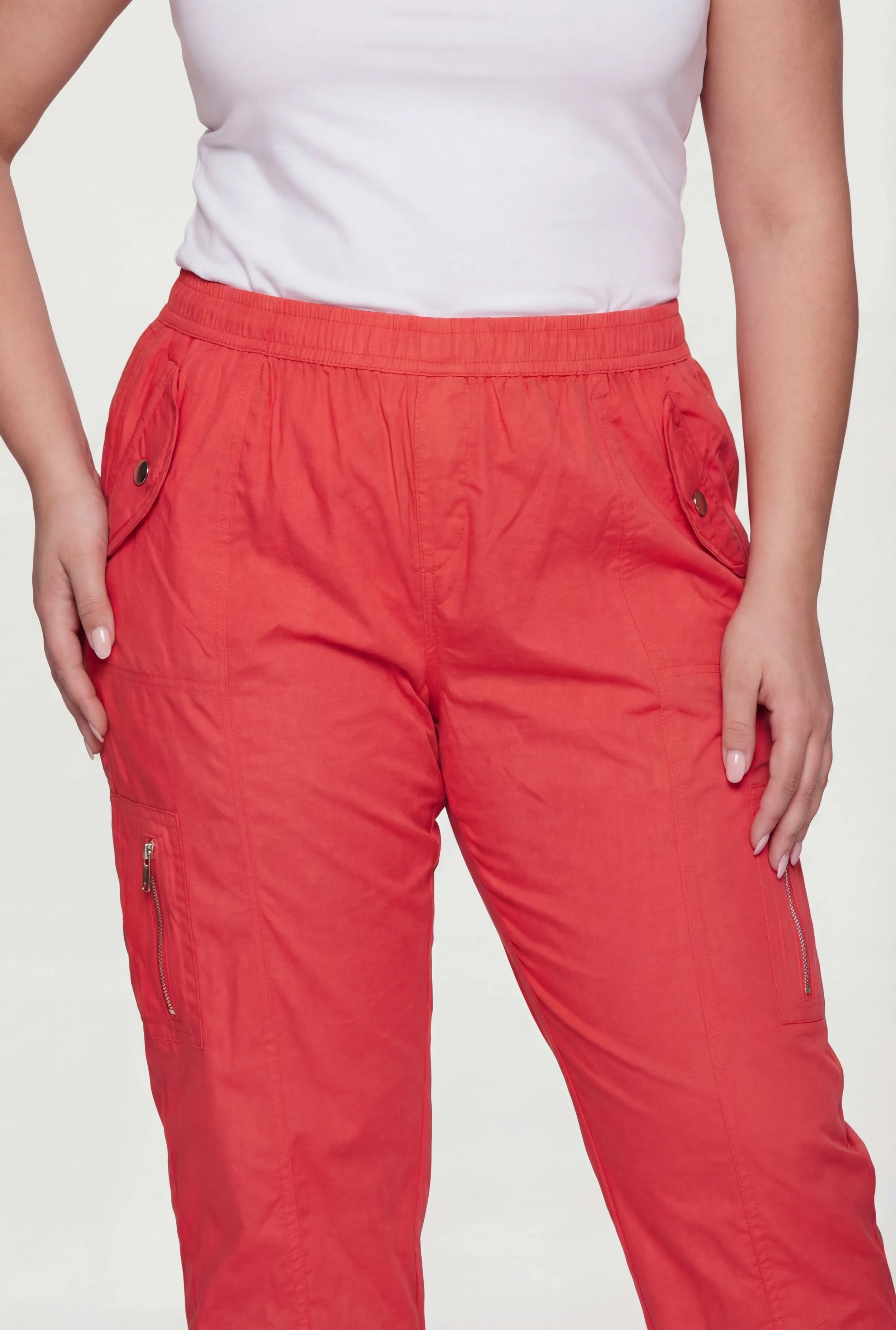 Plus Size High Waisted Zipper Detail Capris Pants sold by Rainbow product image thumbnail 3