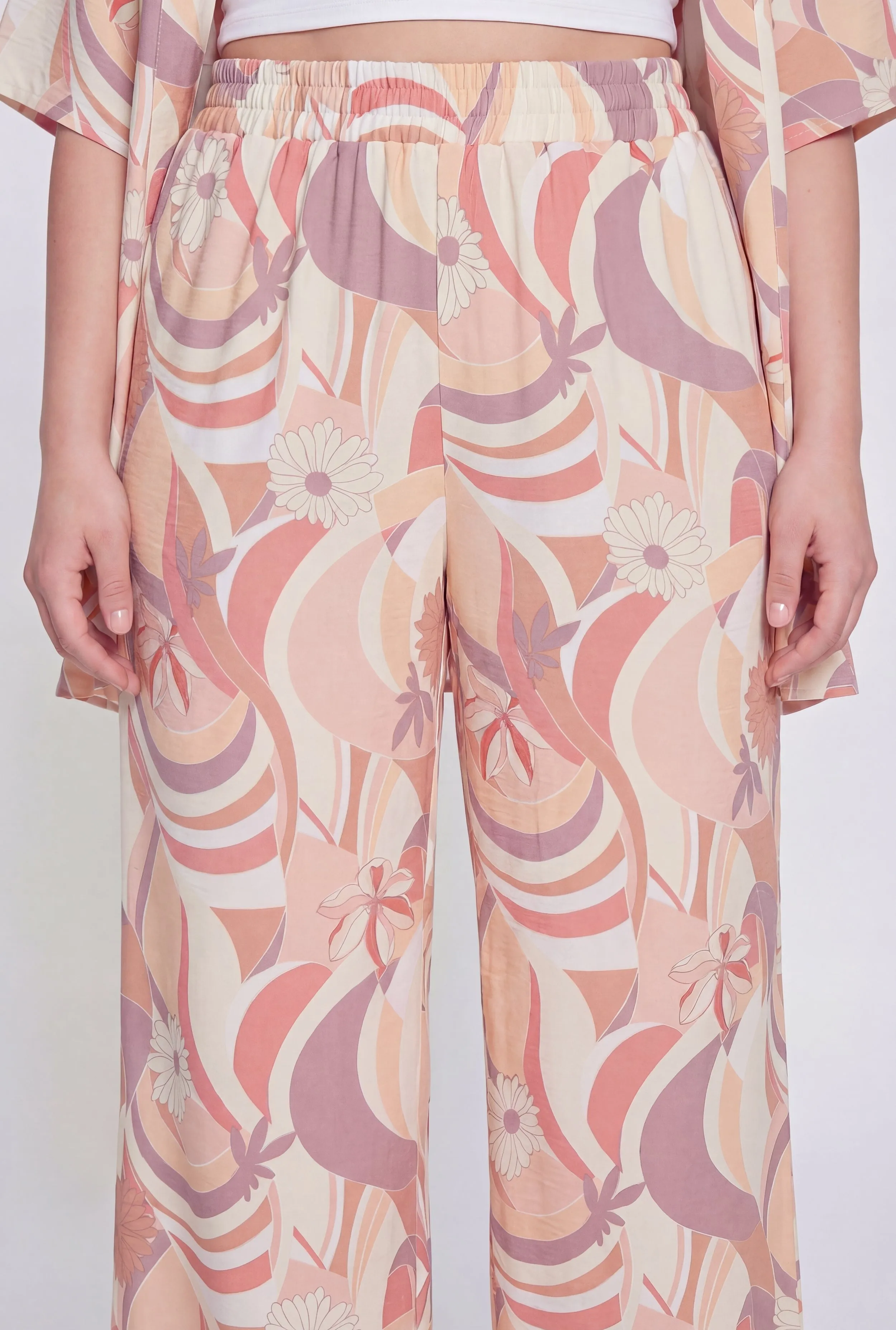 Plus Size Crepe Knit Patterned Casual Pants sold by Rainbow product image thumbnail 3