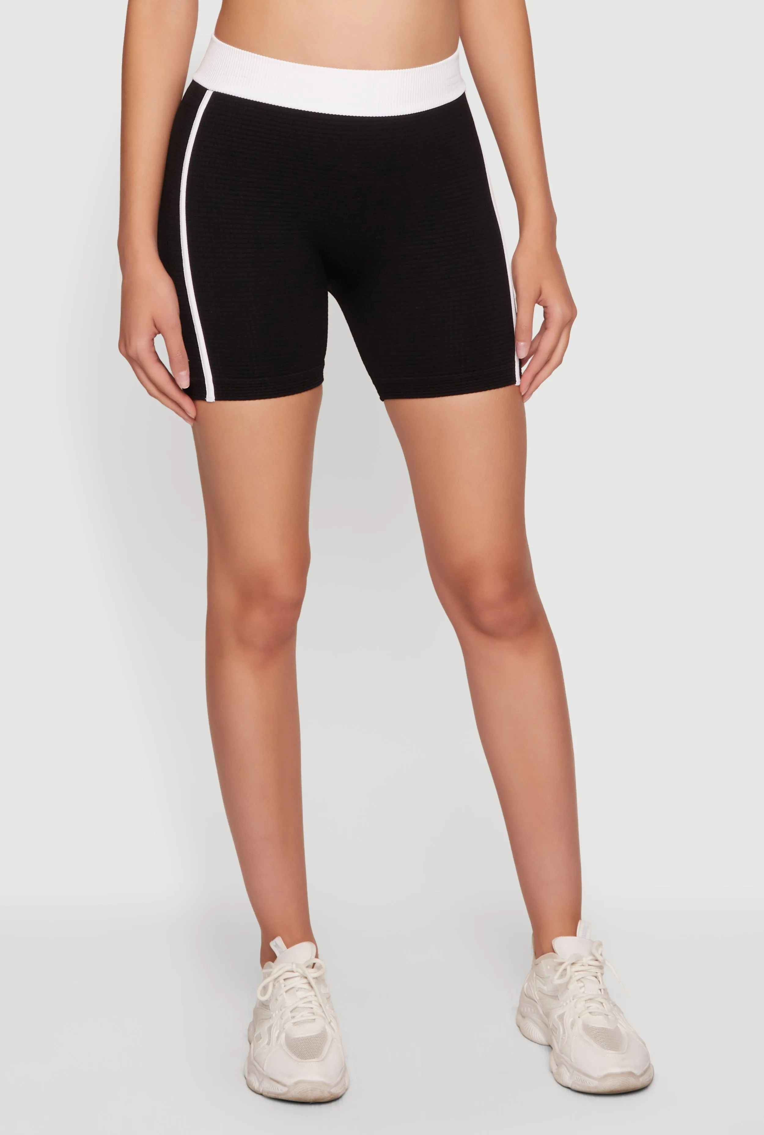 Seamless Contrast Trim Bike Shorts sold by Rainbow product image thumbnail 3