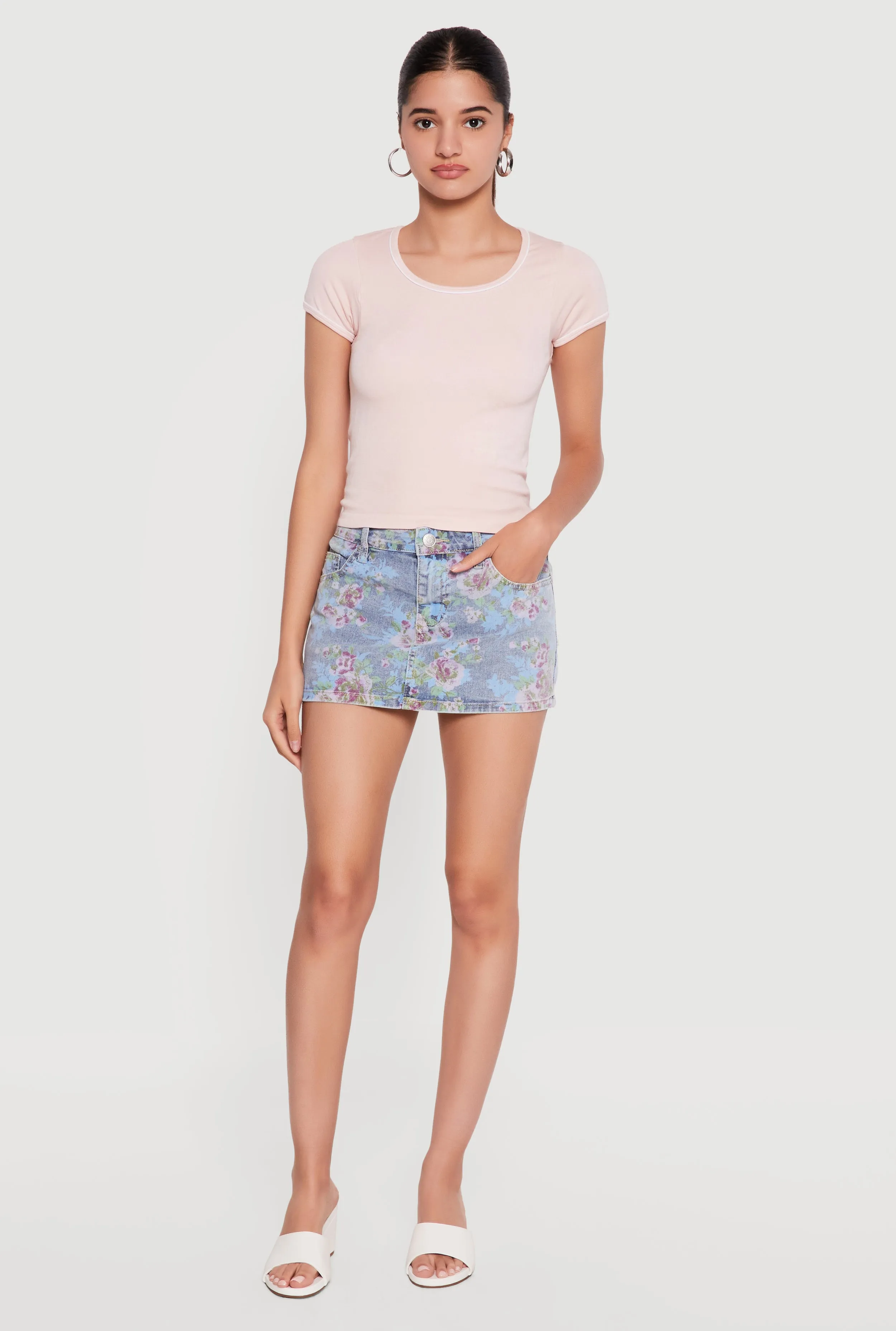 Seamless Contrast Trim Piping Short Sleeve Tee sold by Rainbow