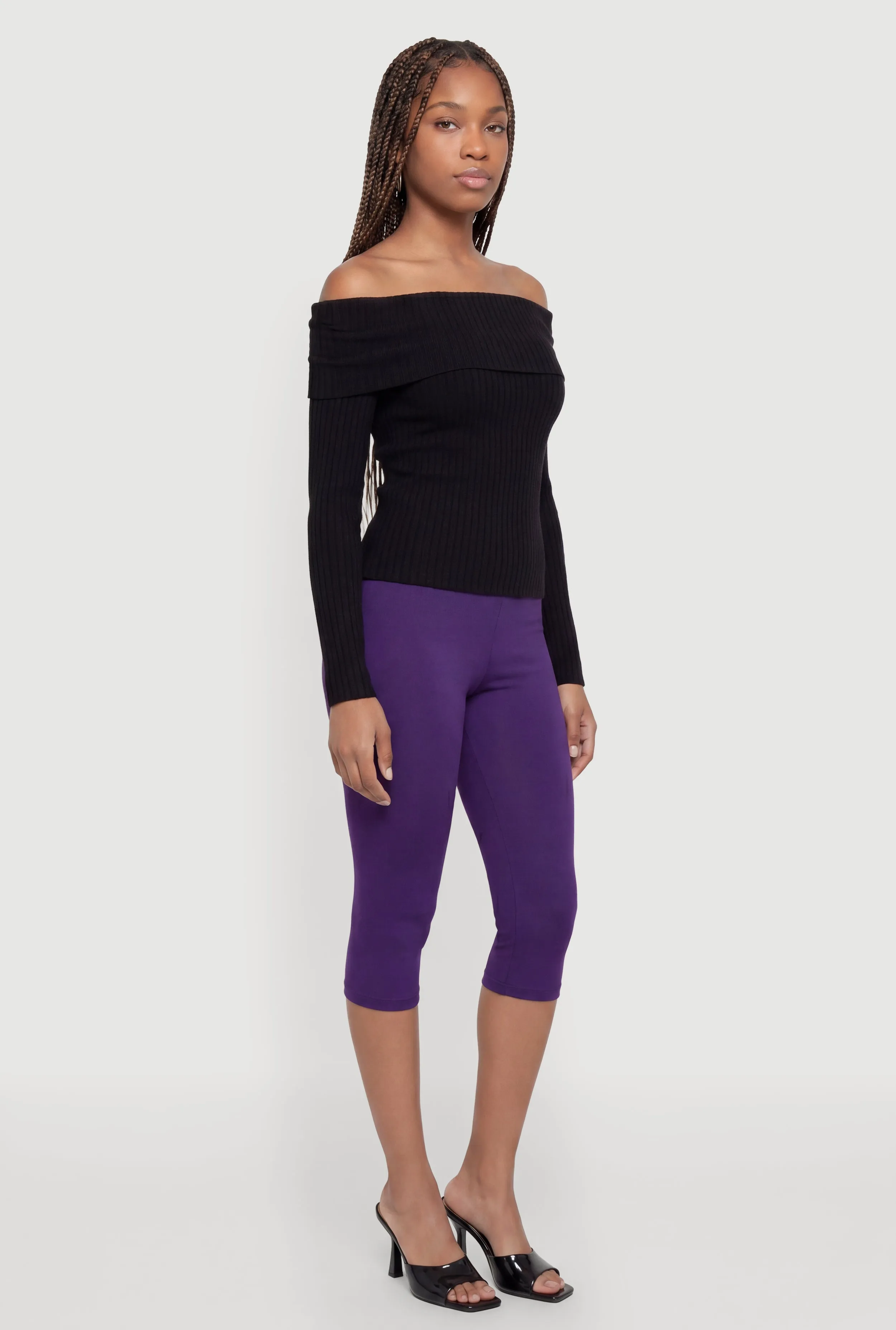Trendy Mid Rise Capris Leggings sold by Rainbow product image thumbnail 2