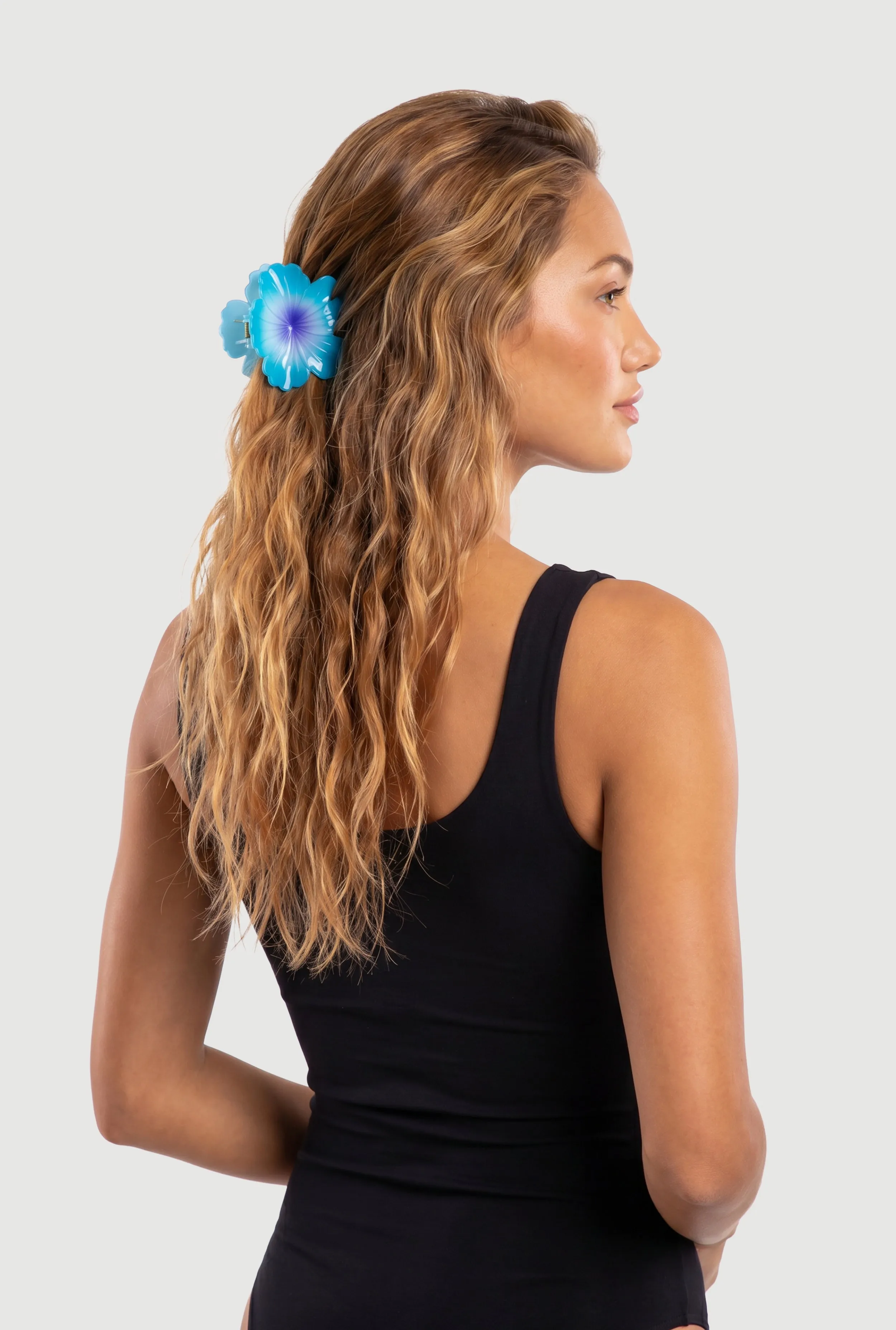 Hibiscus Claw Hair Clips Set of 3 sold by Rainbow product image thumbnail 3