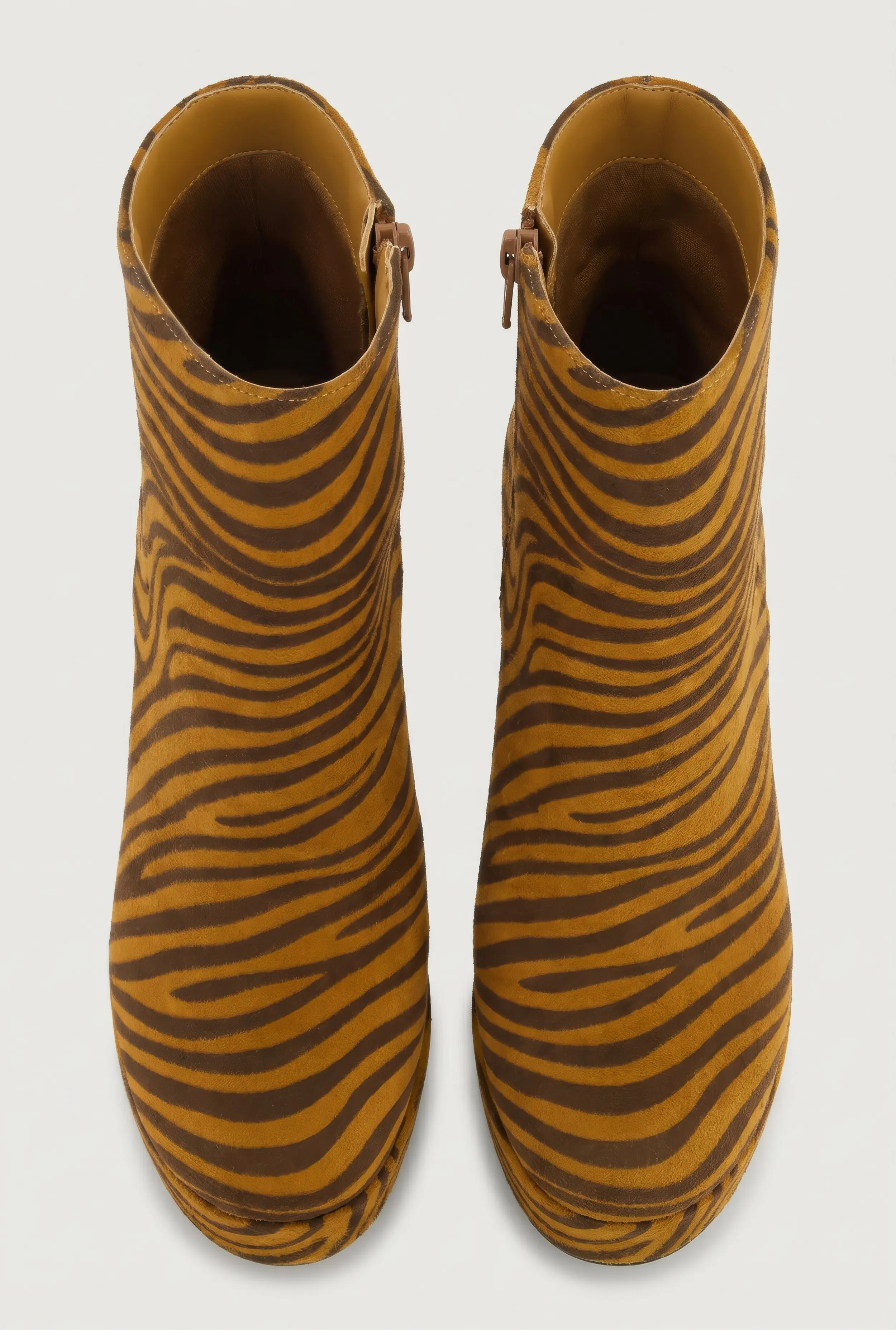 Block Heel Round Toe Ankle Boots with Side Zipper sold by Rainbow product image thumbnail 5
