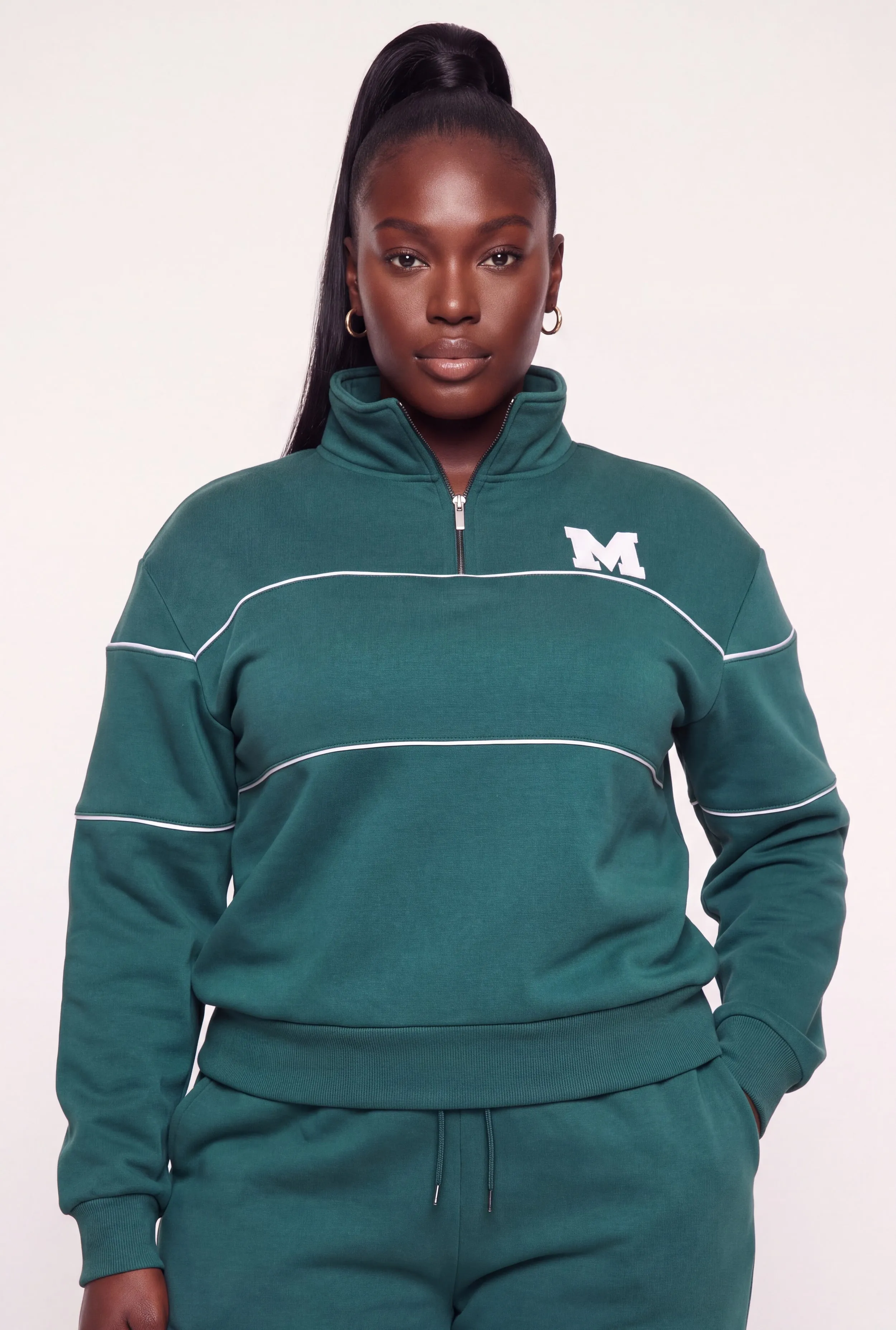 Plus Size Initial M Graphic Contrast Piping Sweatshirt sold by Rainbow product image thumbnail 5