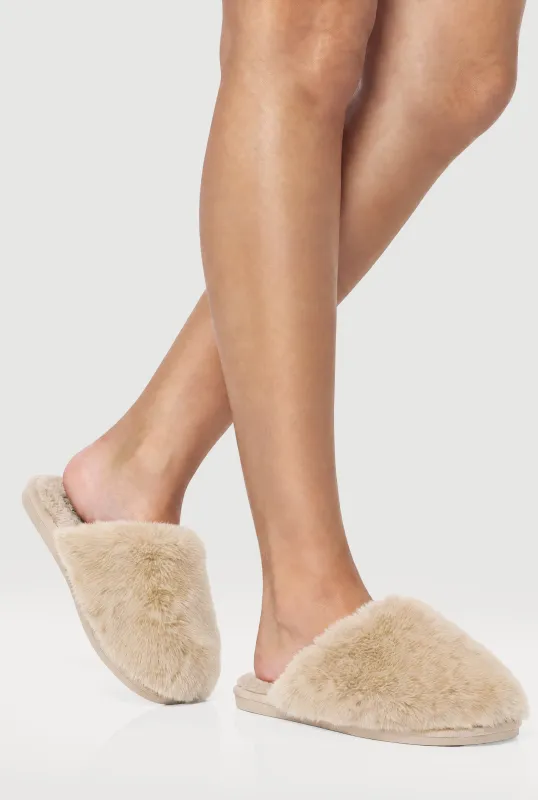 Faux Fur Closed Toe Slippers made by Rainbow