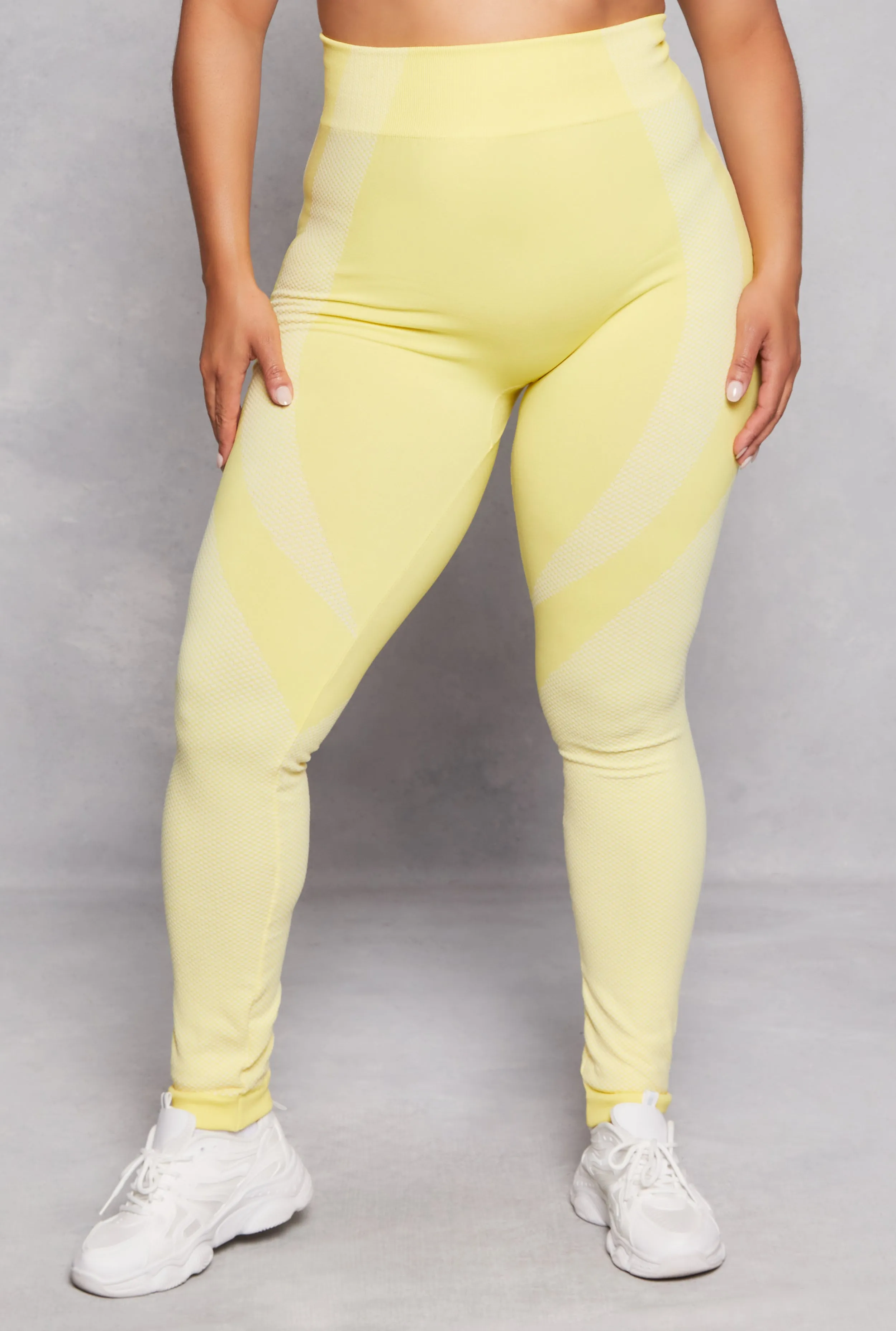 Plus Size Seamless Color Block Active Leggings sold by Rainbow product image thumbnail 2