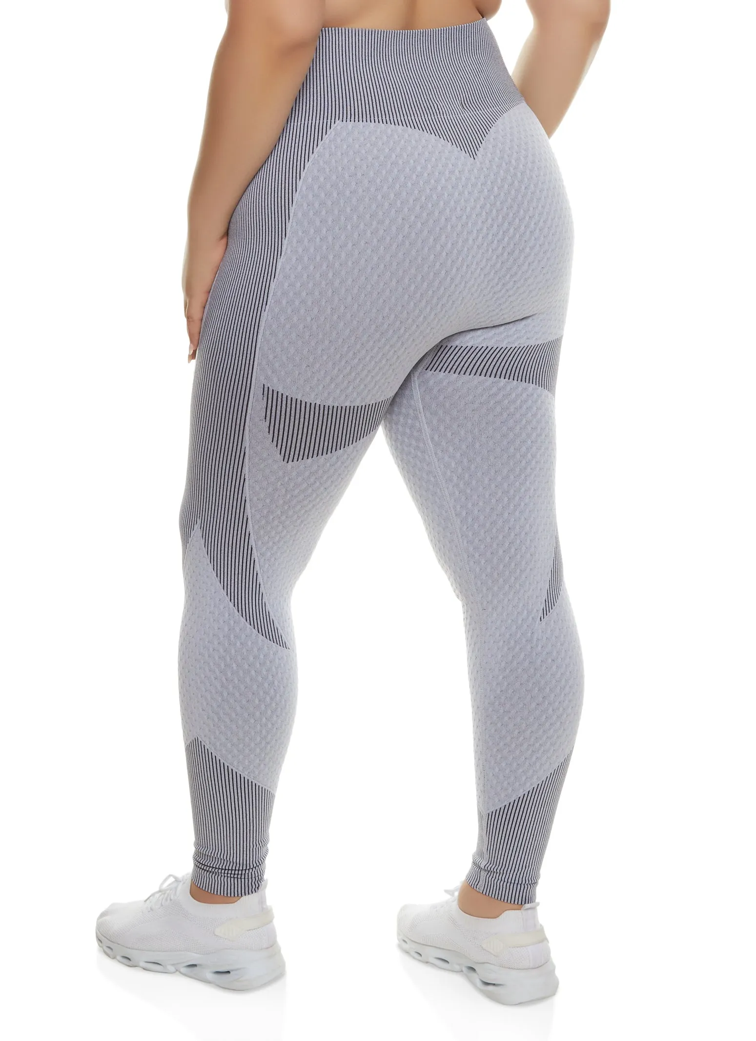 Plus Size Daisy Seamless Textured Knit Leggings sold by Rainbow product image thumbnail 2
