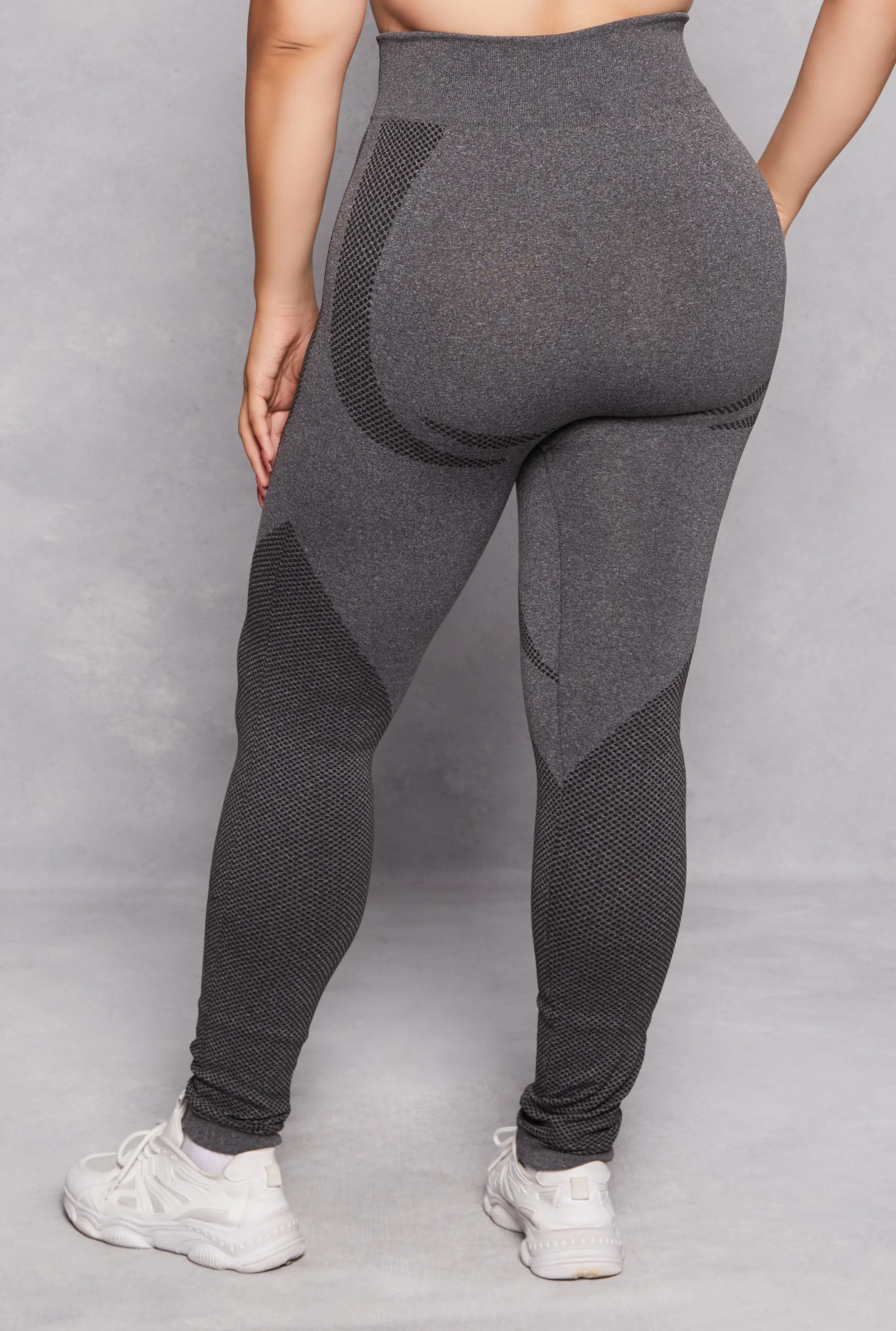 Plus Size Seamless Color Block Active Leggings sold by Rainbow product image thumbnail 3