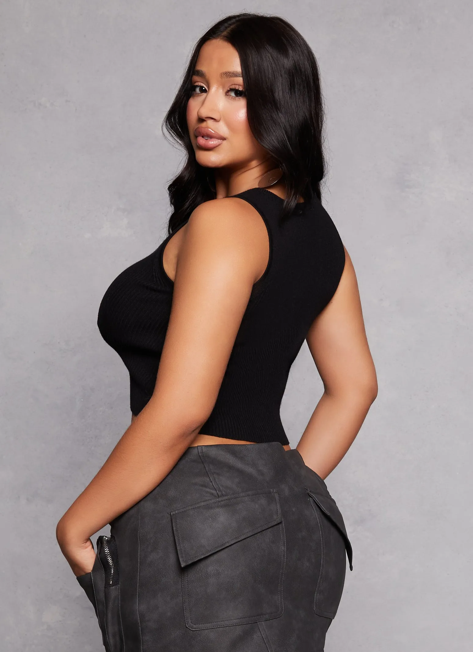 Ribbed Knit Crew Neck Cropped Tank Top sold by Rainbow product image thumbnail 3