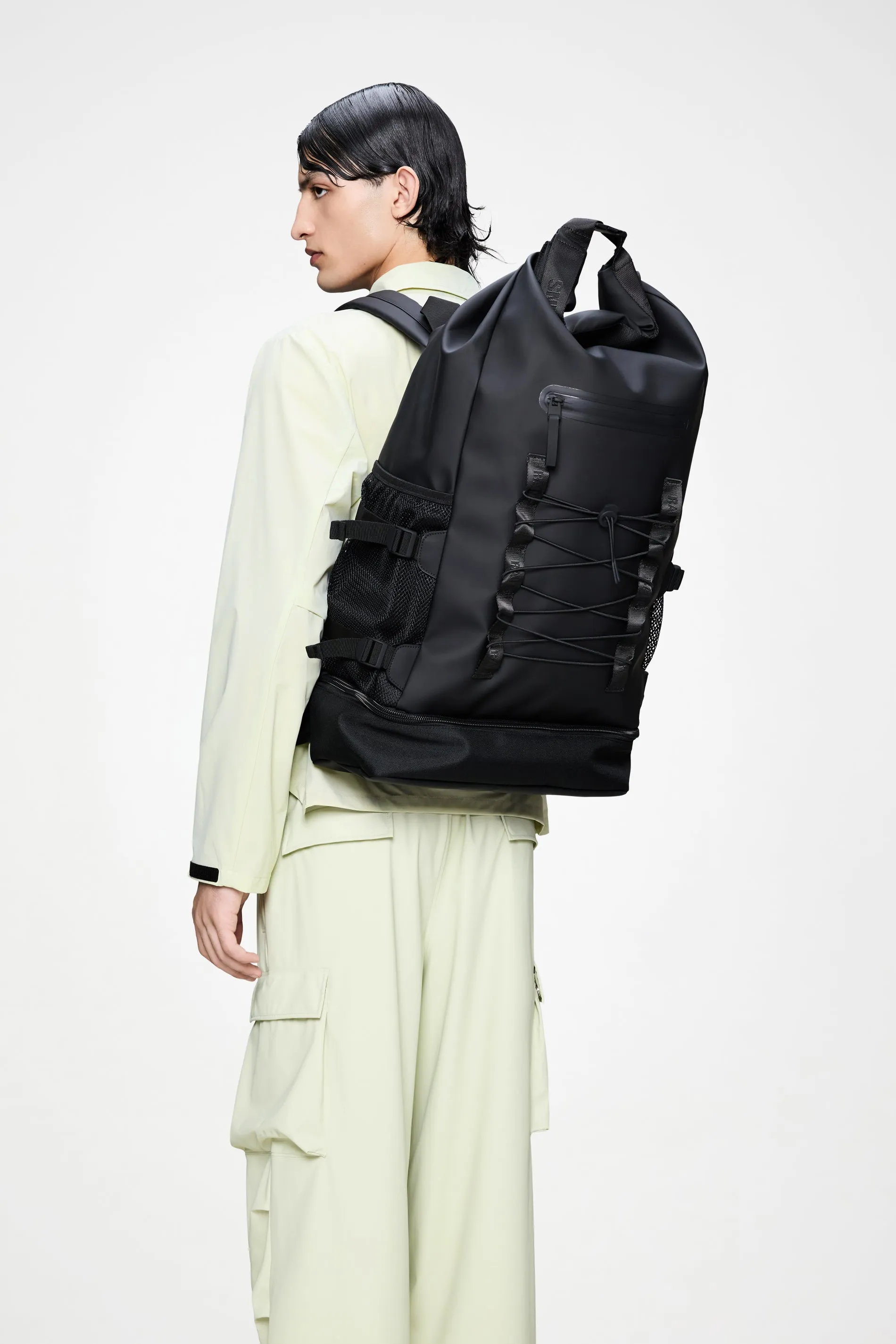 Trail Mountaineer Rolltop Large sold by Rains product image thumbnail 2