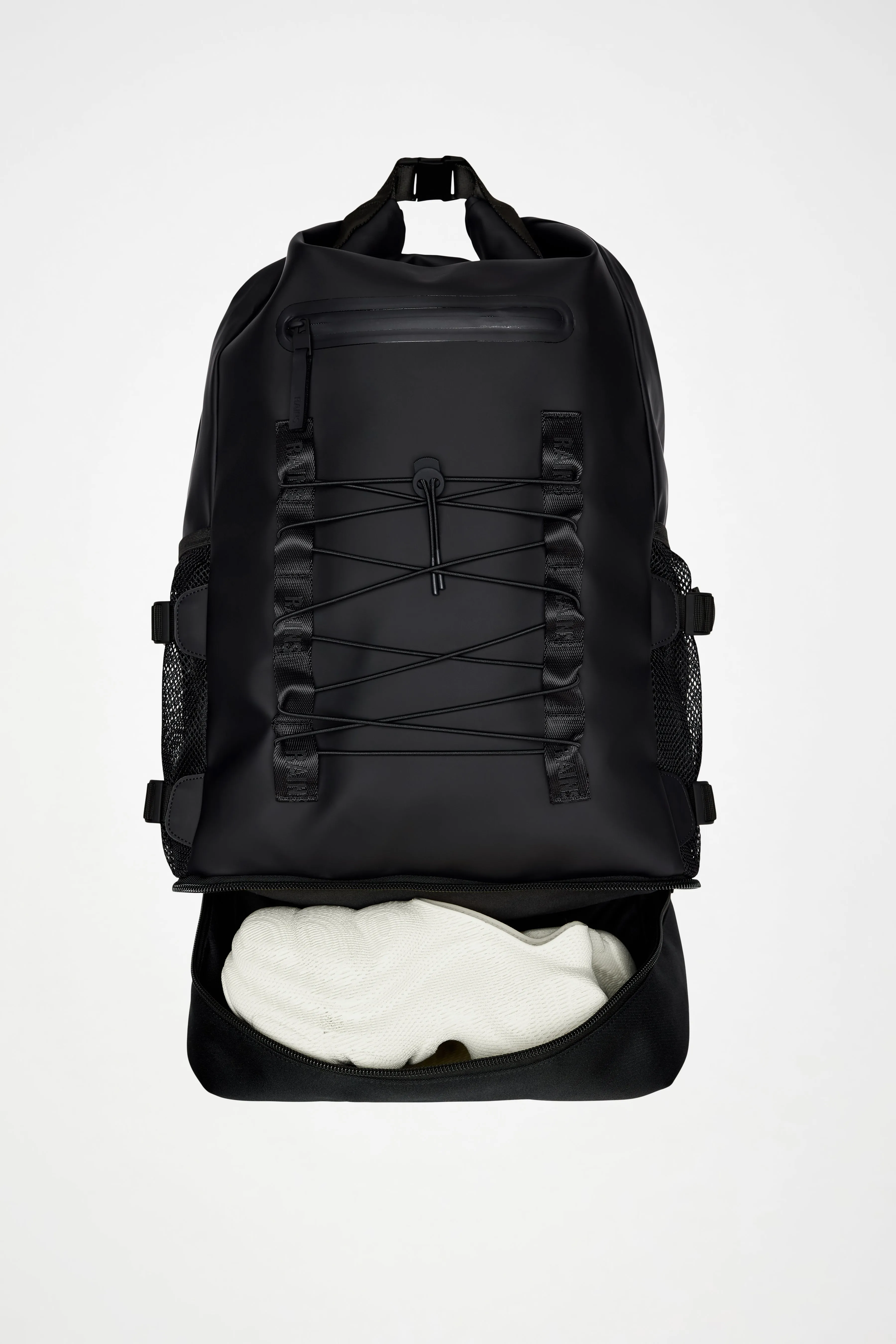 Trail Mountaineer Rolltop Large sold by Rains product image thumbnail 5