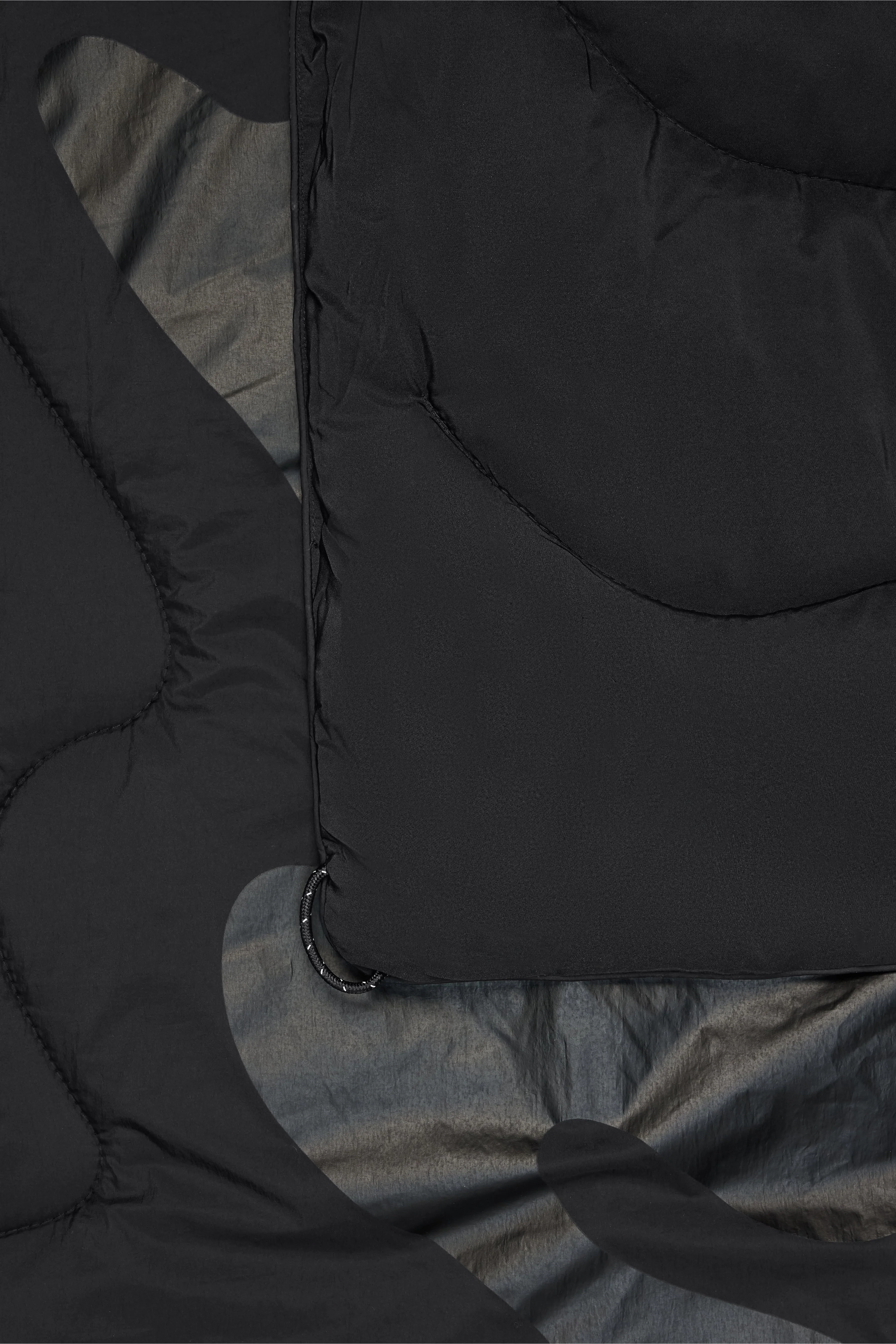 Puffer Blanket sold by Rains product image thumbnail 5