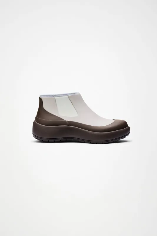The Dry Boot Short W made by Rains
