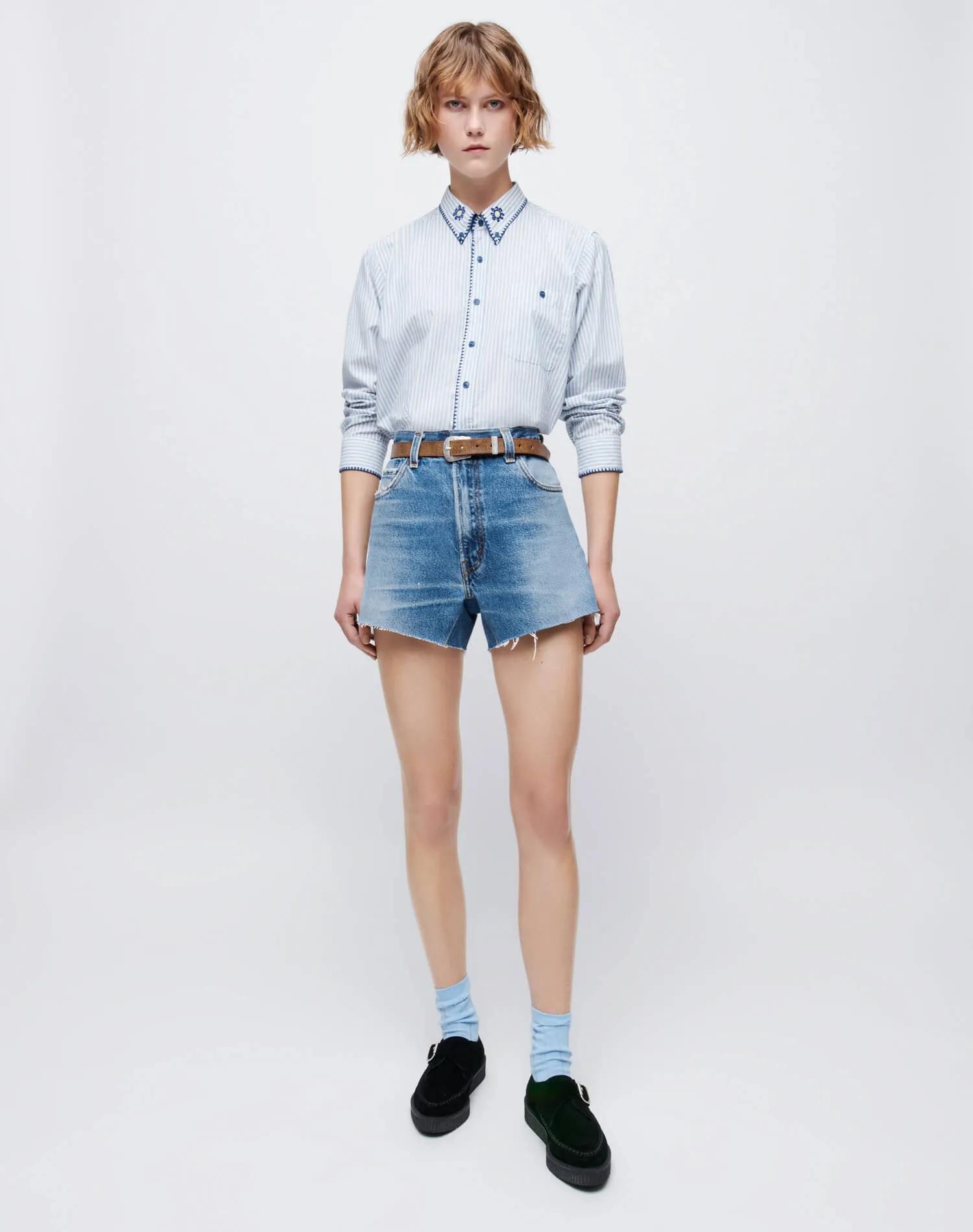 Levi's 90s Crop Low Slung Short - Indigo sold by Re/Done product image thumbnail 4