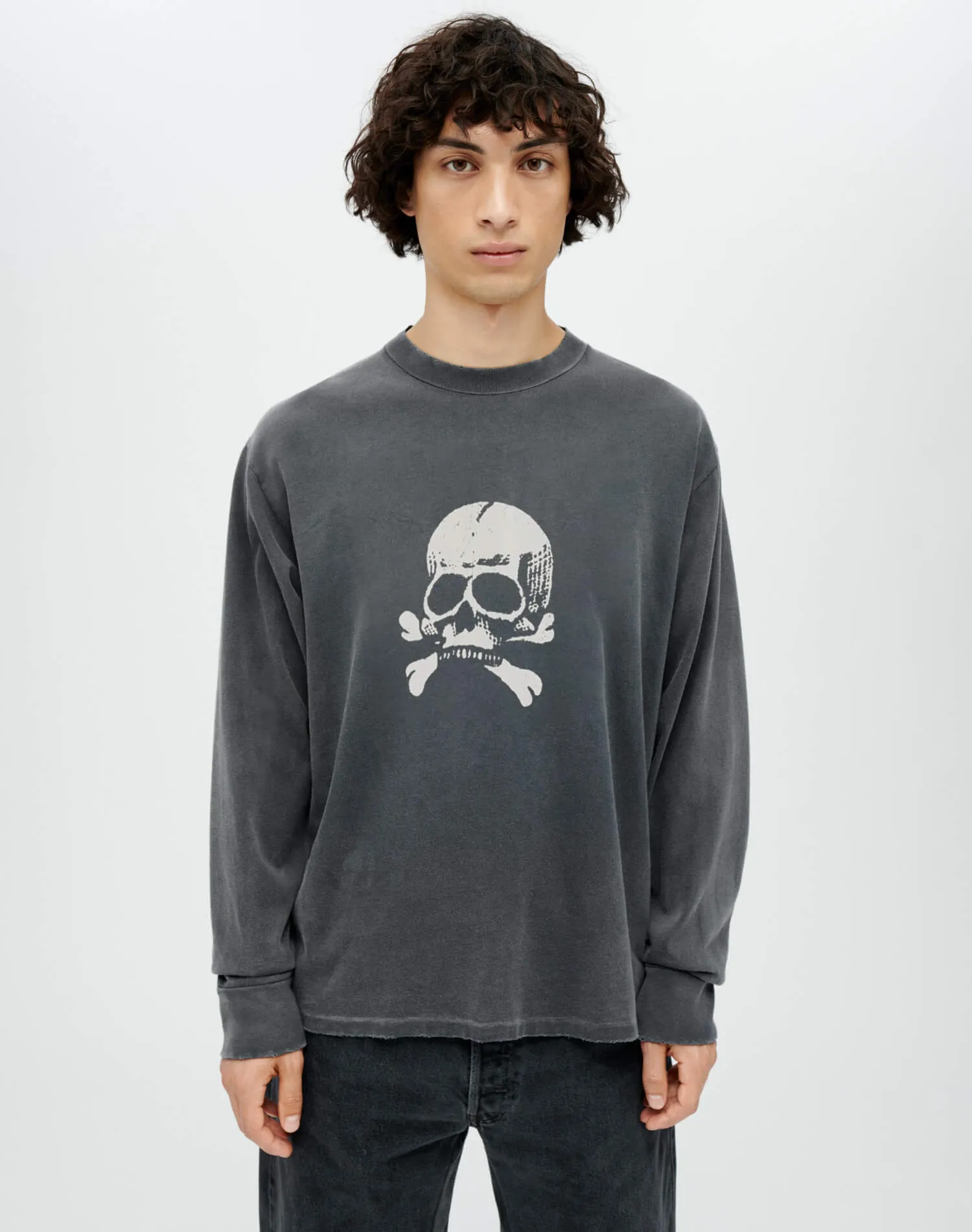 Loose "Skull" Long Sleeve - Sun Faded Black sold by Re/Done